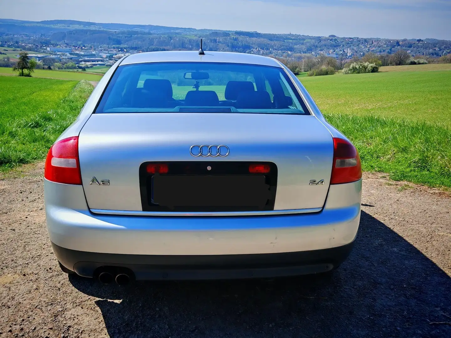 Audi A6 2.4 - 2