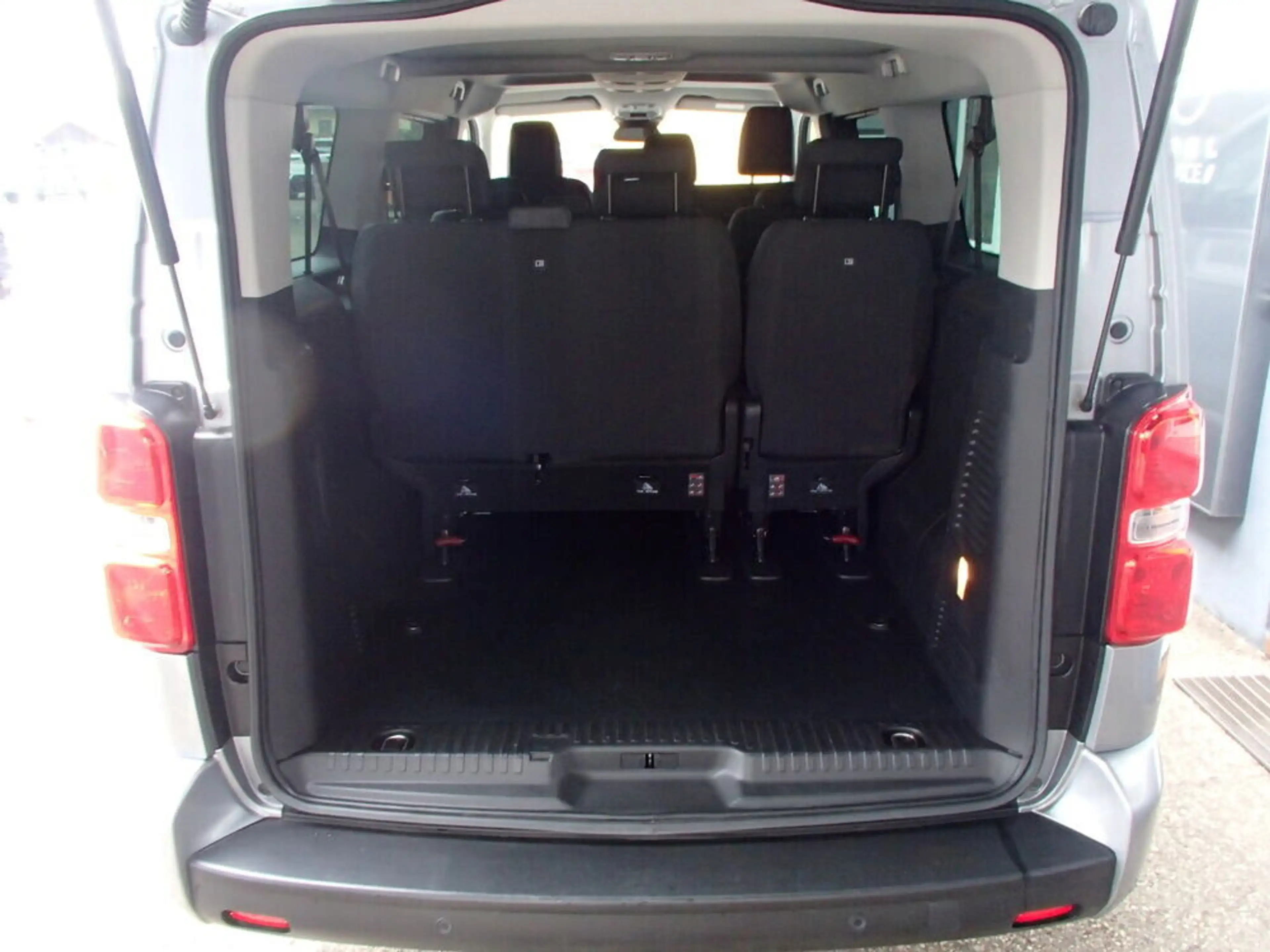 Opel Zafira Edition XL (L3), 9-Sitzer — photo 12