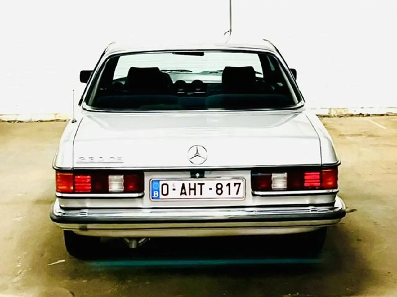 Mercedes-Benz CE 230 Coupé (W123), nieuwstaat, pullman interieur, volledige historiek, foto 3