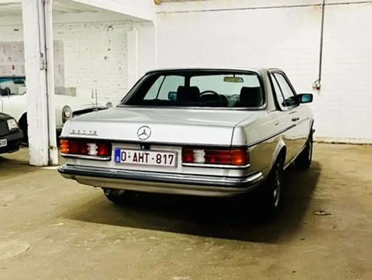 Mercedes-Benz CE 230 Coupé (W123), nieuwstaat, pullman interieur, volledige historiek, foto 4