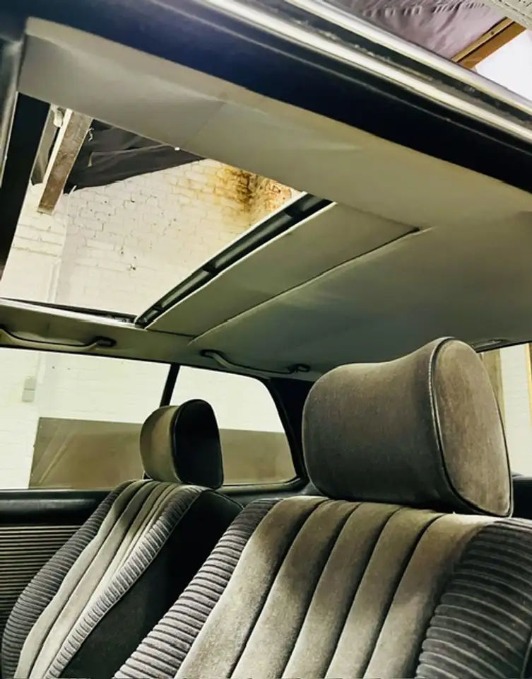 Mercedes-Benz CE 230 Coupé (W123), nieuwstaat, pullman interieur, volledige historiek, foto 11
