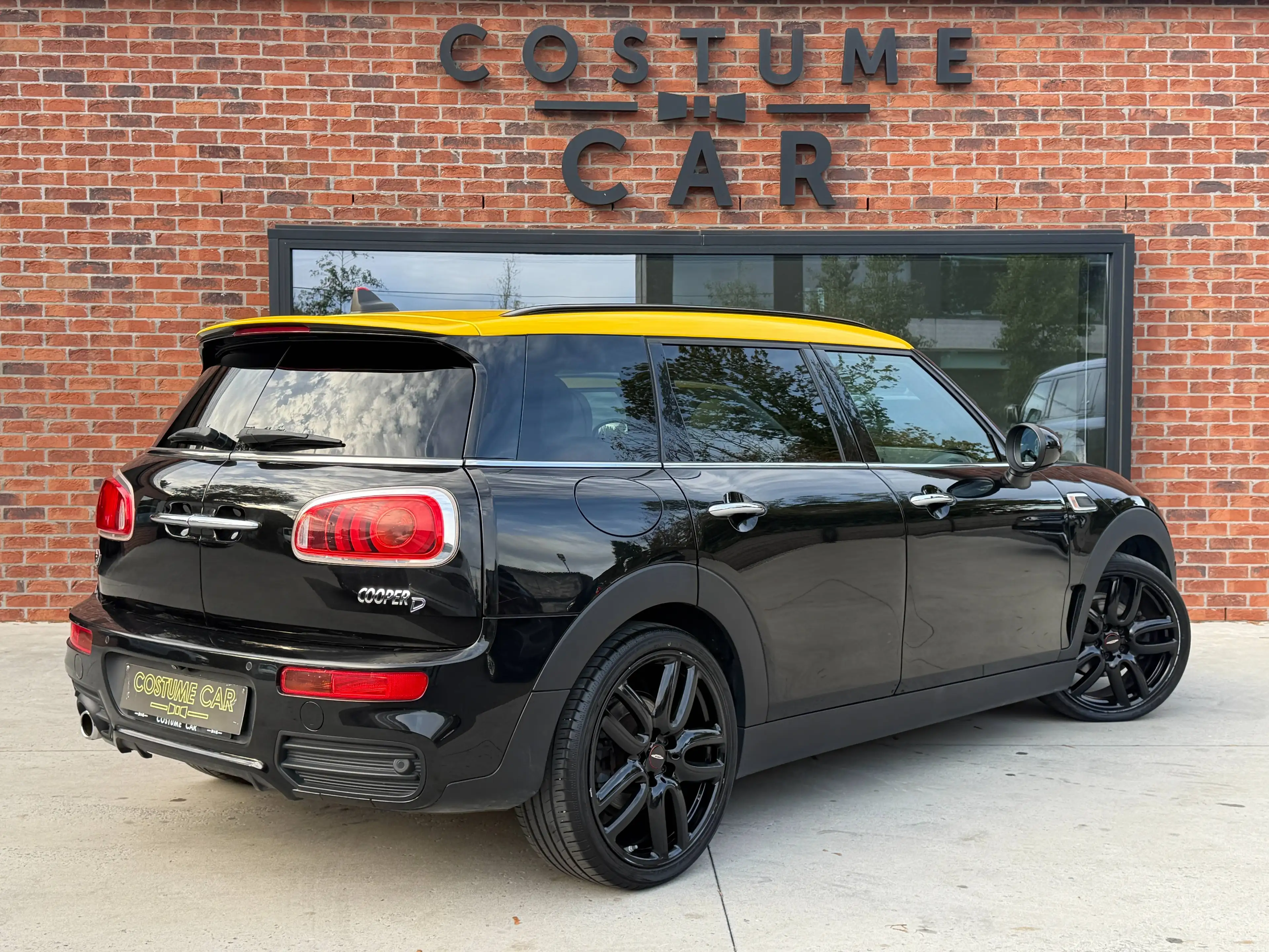 MINI Cooper D Clubman Caméra - H&K - Toit ouvrant - Sg chauff - Affichage tête haute — photo 4