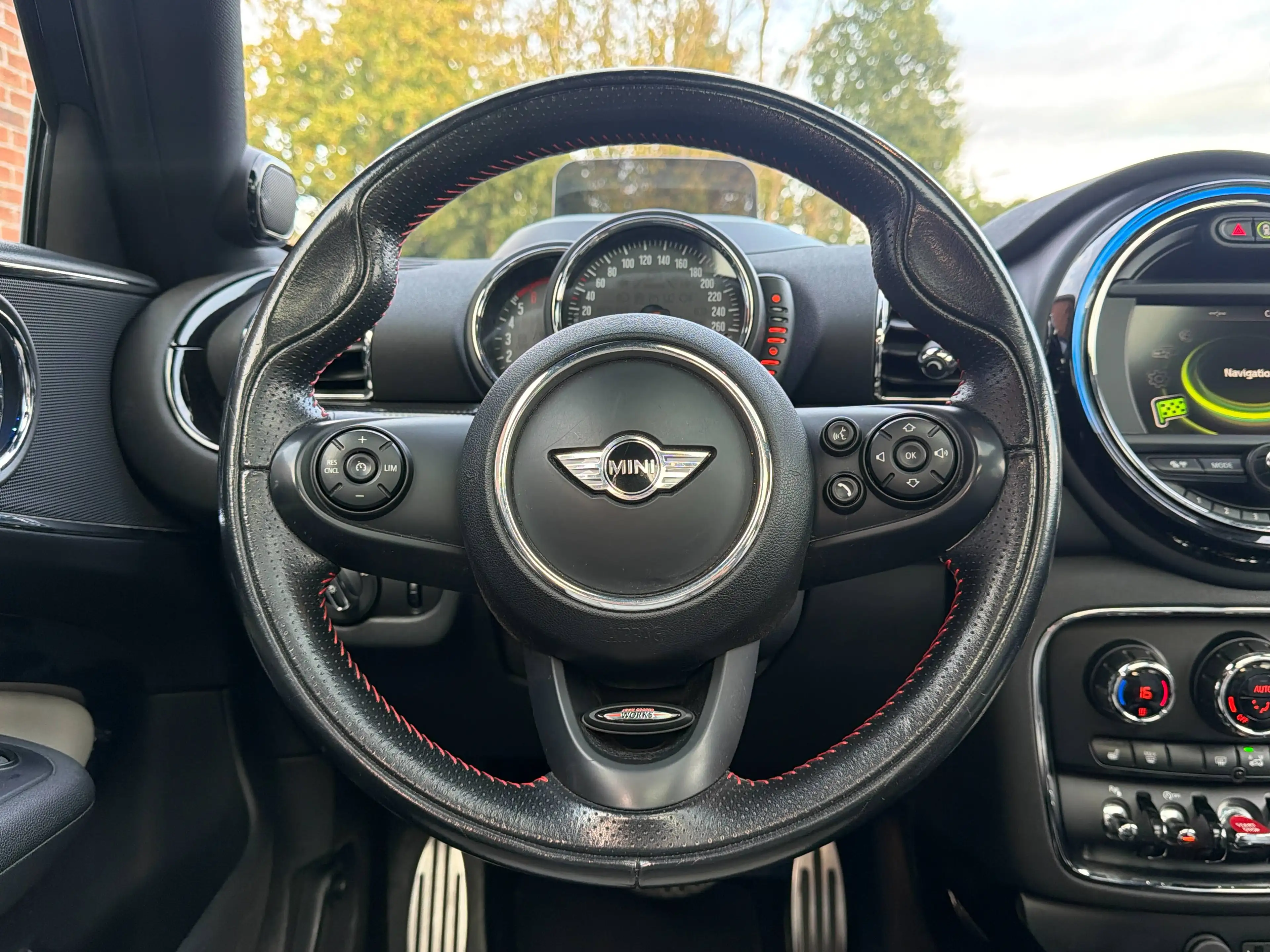 MINI Cooper D Clubman Caméra - H&K - Toit ouvrant - Sg chauff - Affichage tête haute — photo 15