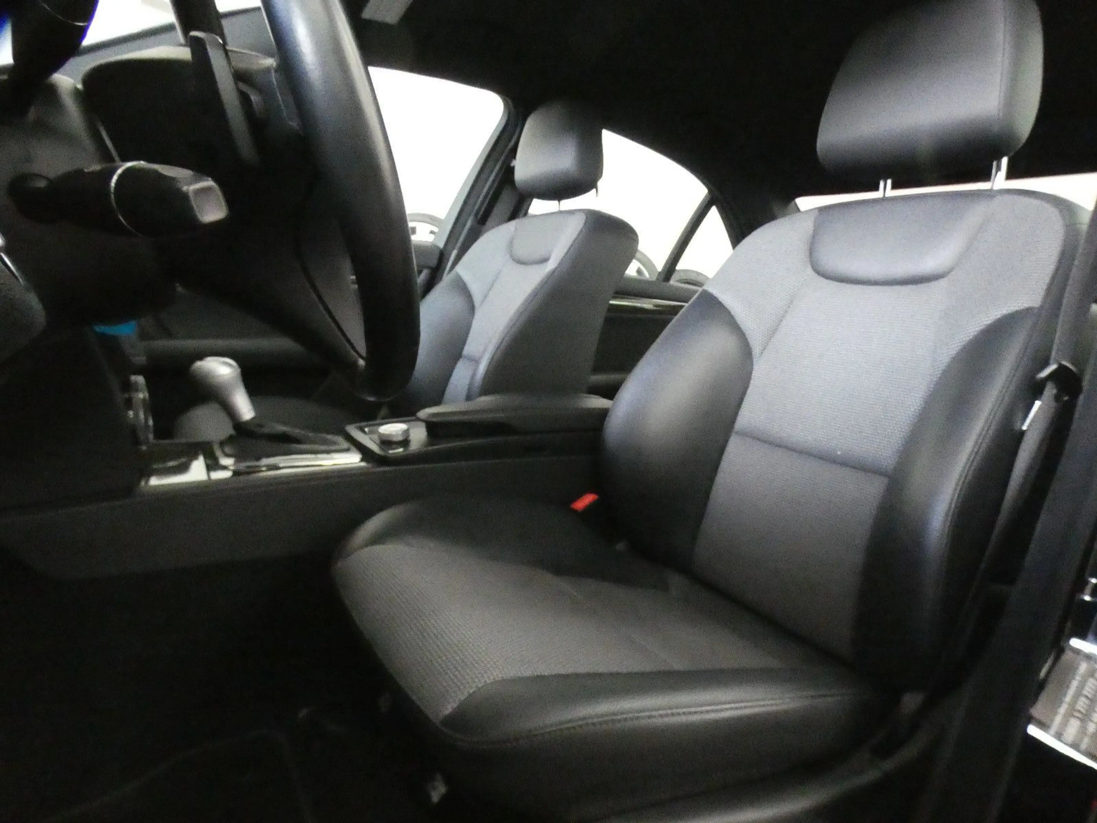 Mercedes-Benz C 250 CGI BE AMG*COMAND*BLUETOOTH* — photo 8
