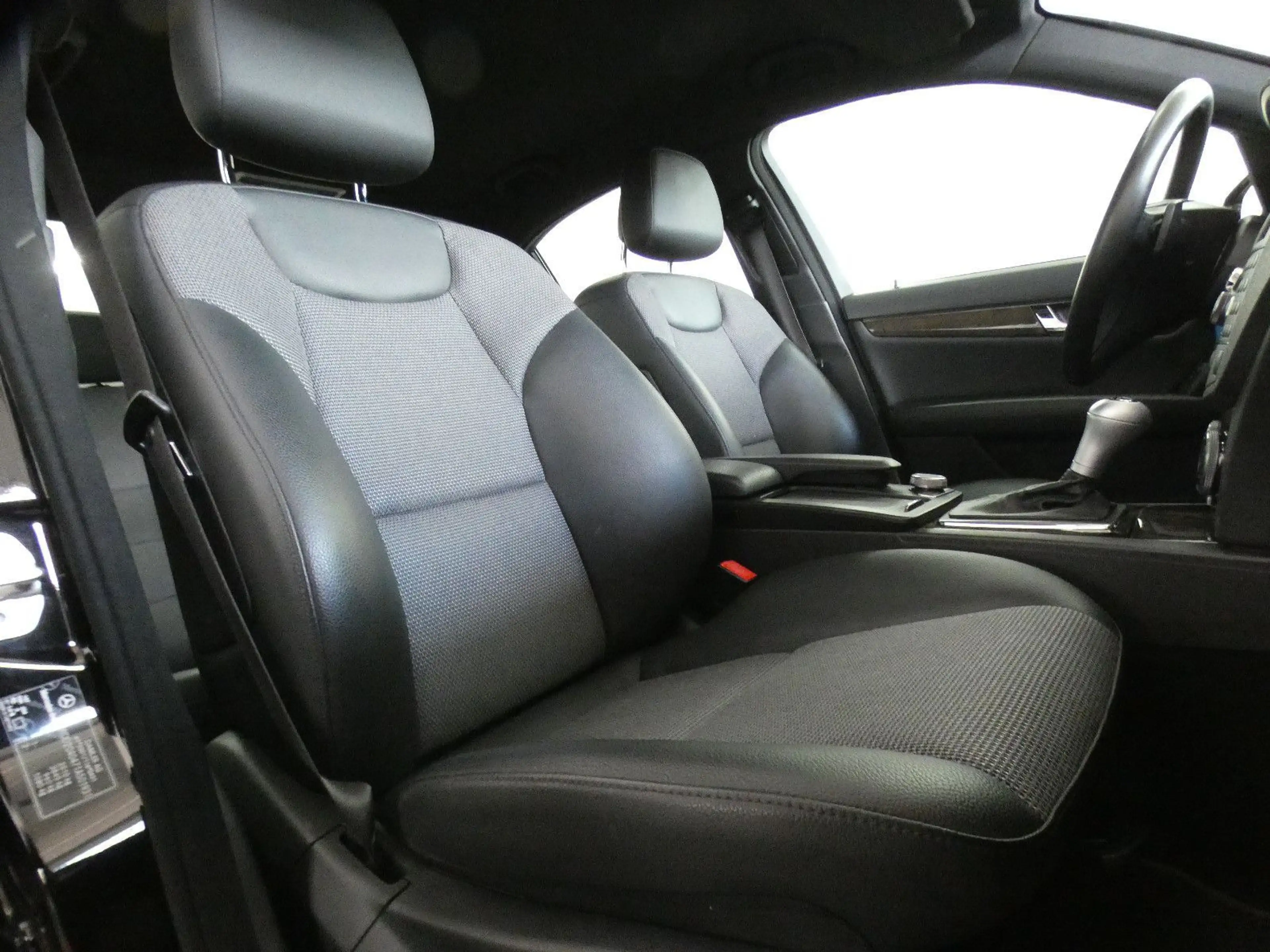 Mercedes-Benz C 250 CGI BE AMG*COMAND*BLUETOOTH* — photo 10