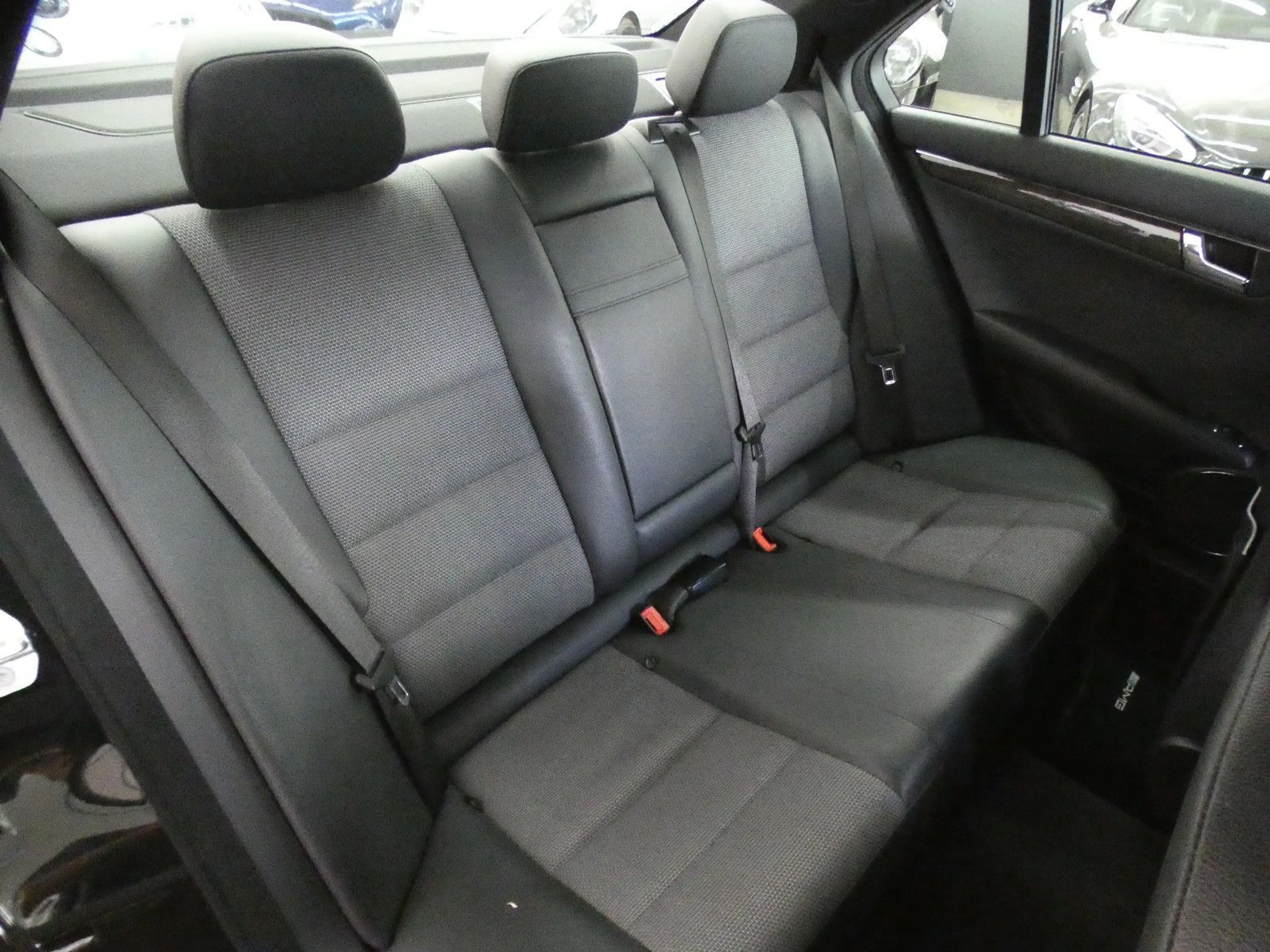 Mercedes-Benz C 250 CGI BE AMG*COMAND*BLUETOOTH* — photo 12