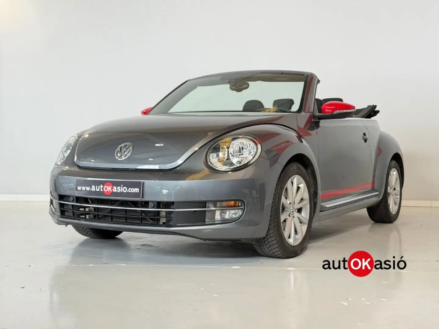Volkswagen Beetle Descapotable Manual de 3 Puertas Gris - 1
