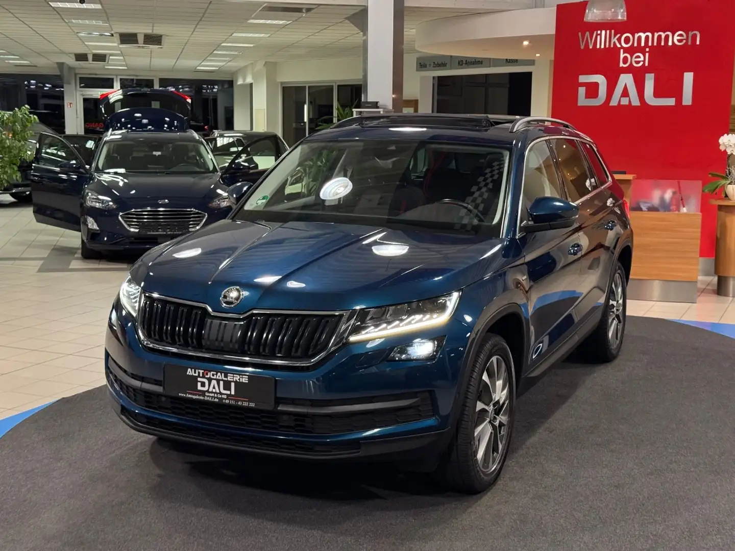 Skoda Kodiaq Clever NAVI-LED-CARPLAY-PANO-KAM-7SITZER Blau - 1