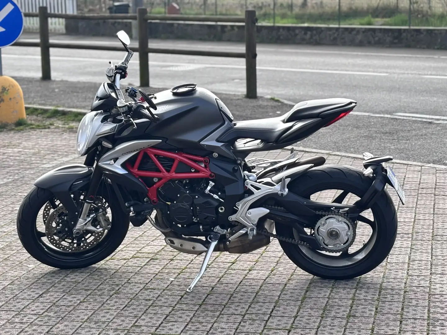 MV Agusta Brutale 800 EAS ABS - 2