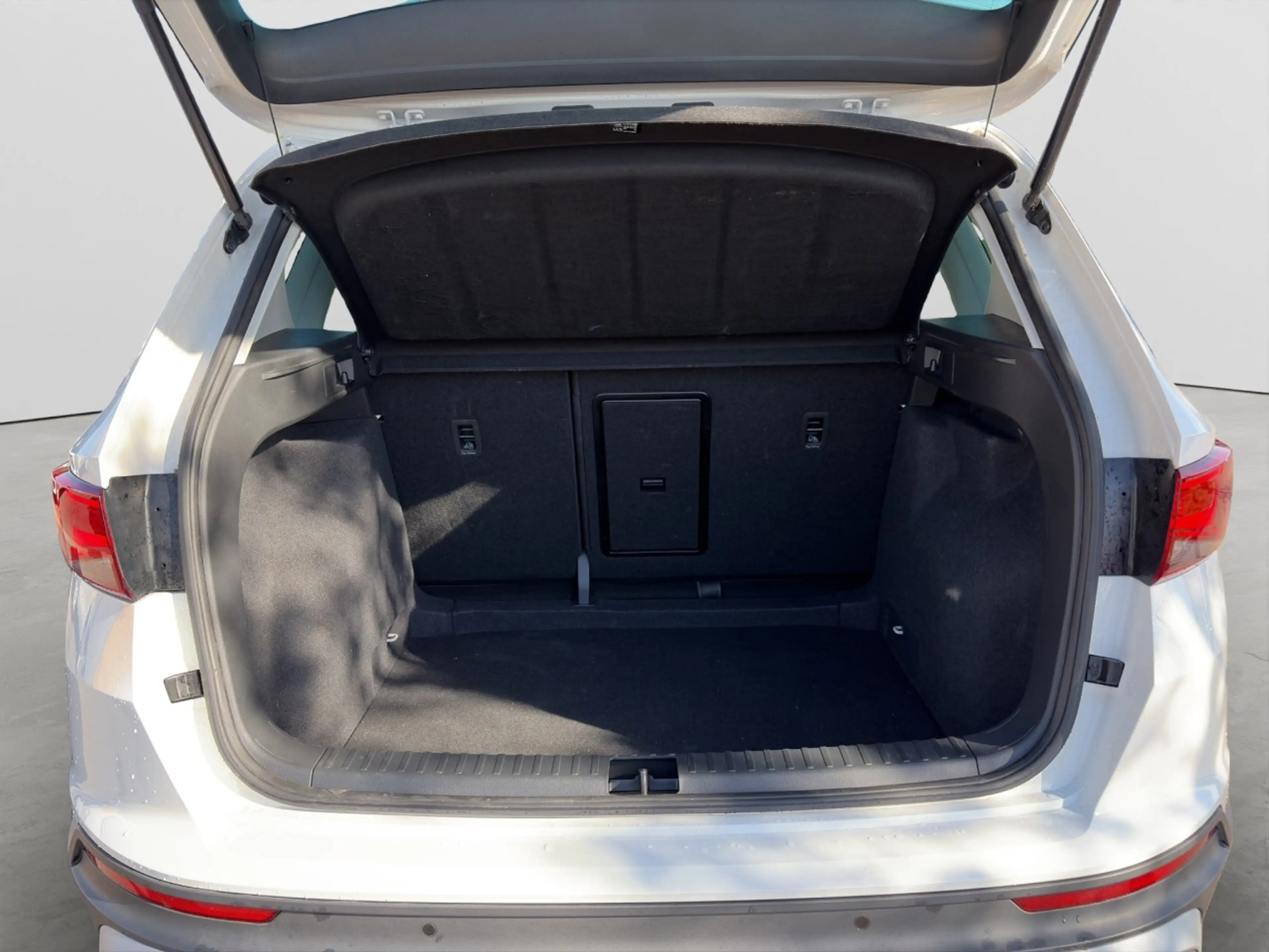 SEAT Ateca TSI DSG AHK ACC Kamera SHZ PDC — photo 10