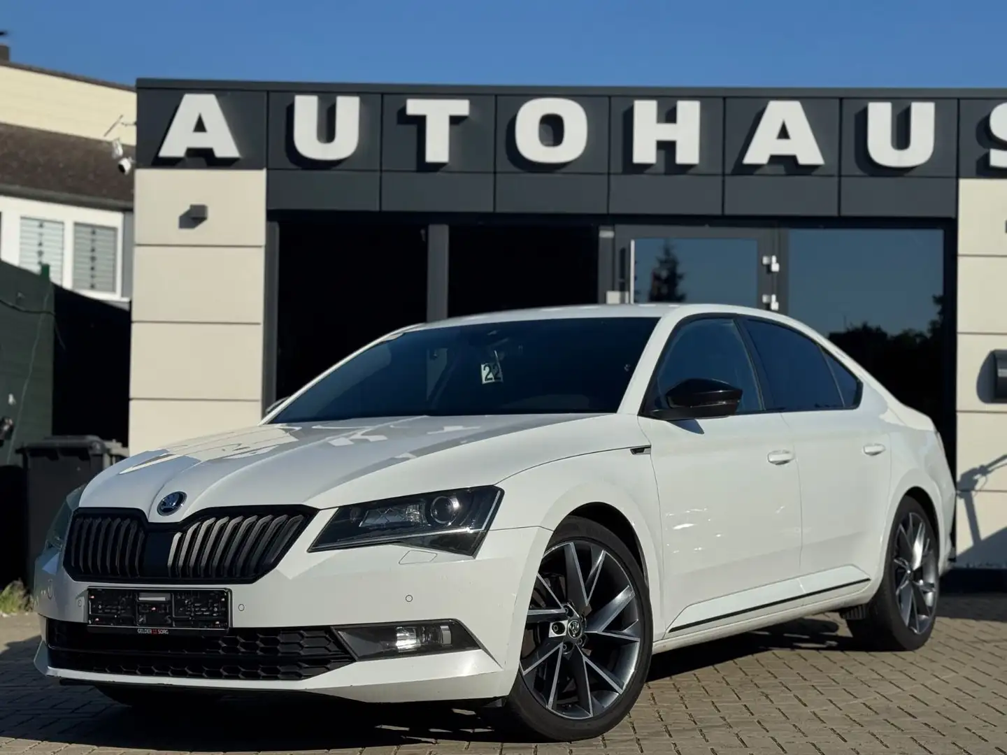 Skoda Superb Lim. Sportline*2.0 TDI DSG*LED*1.HD* Blanc - 1