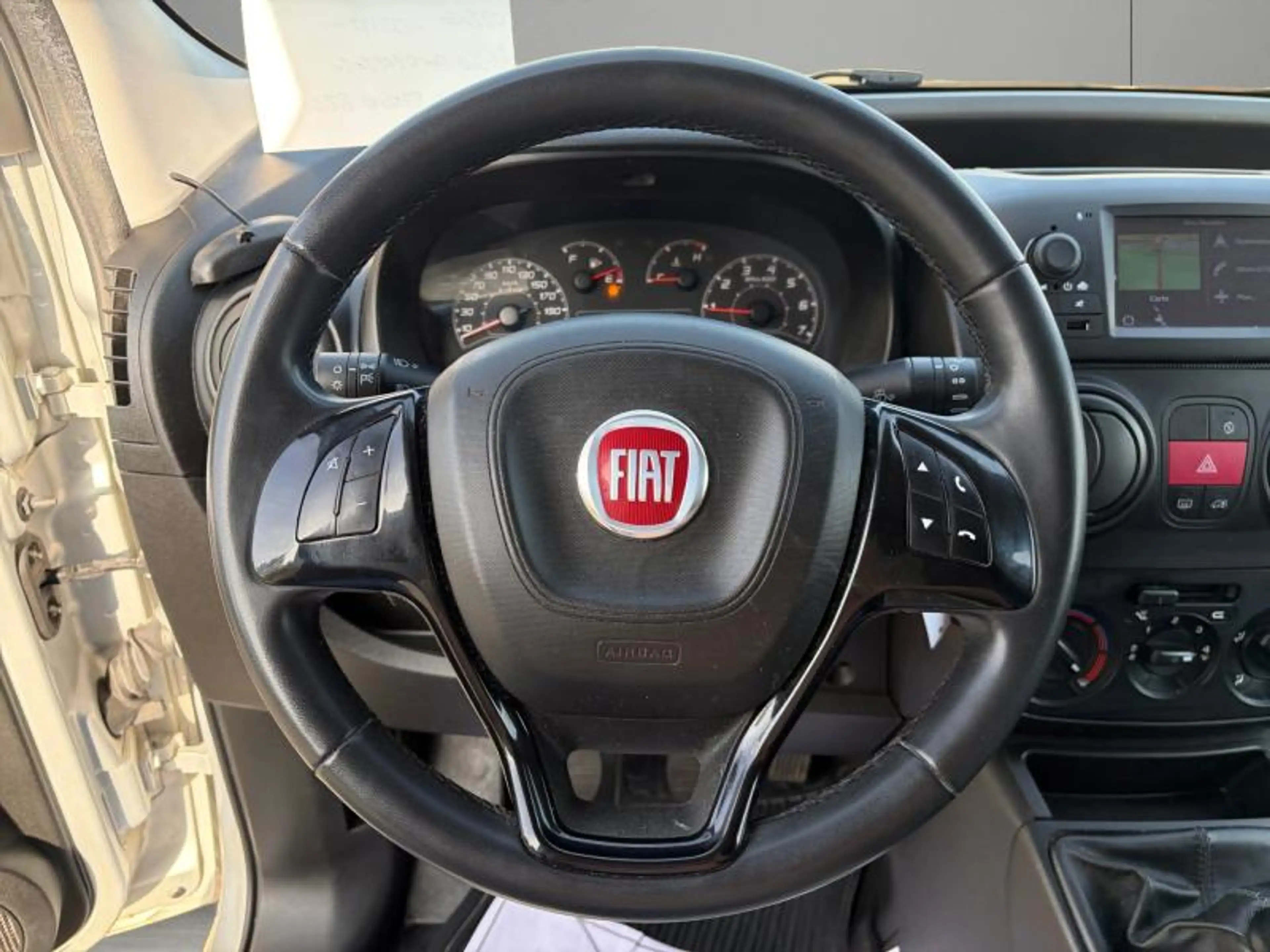 Fiat Fiorino 1.2 80cv 2 pl gris 09/20 Airco Capteurs GPS — photo 9