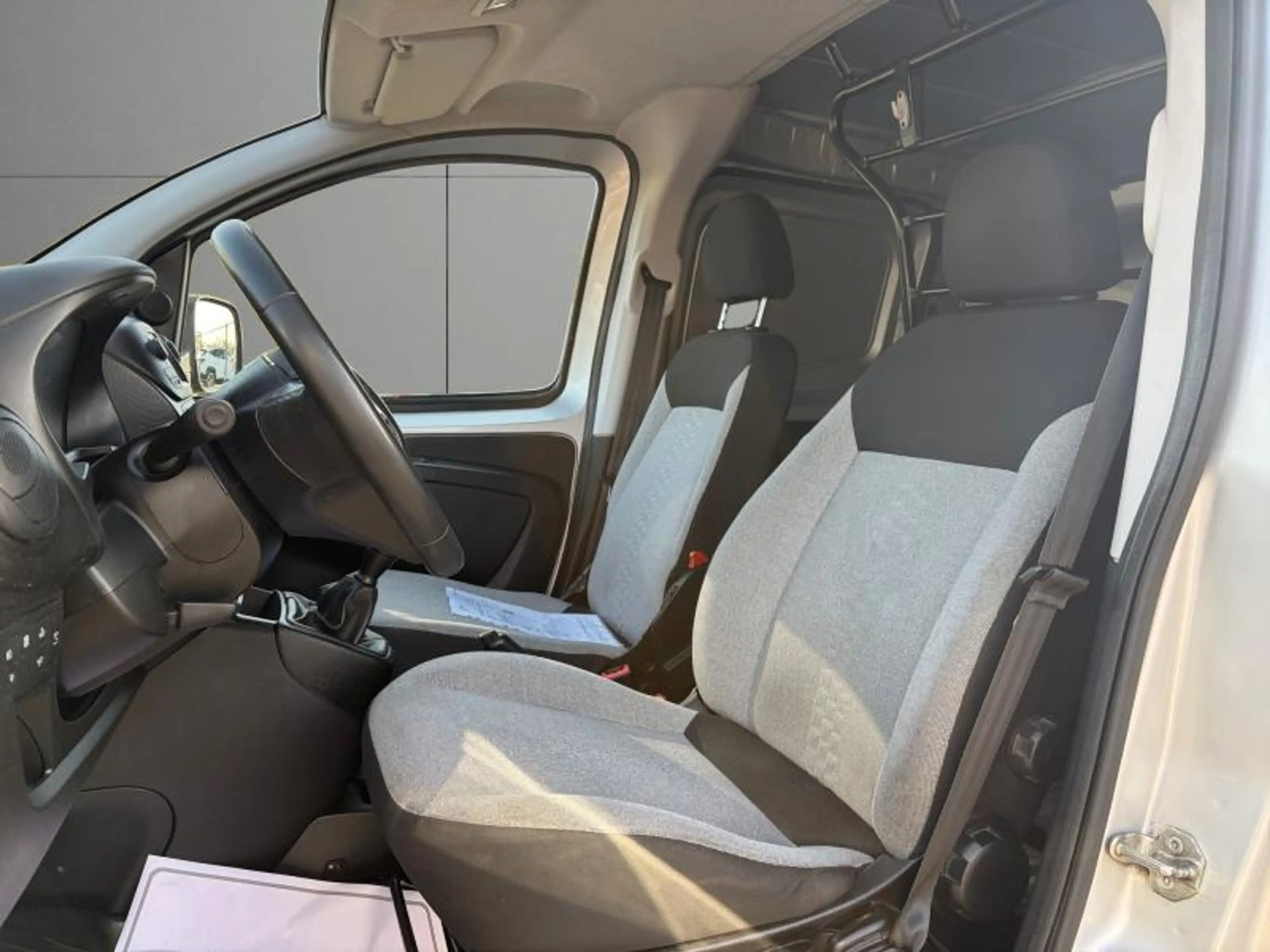 Fiat Fiorino 1.2 80cv 2 pl gris 09/20 Airco Capteurs GPS — photo 8