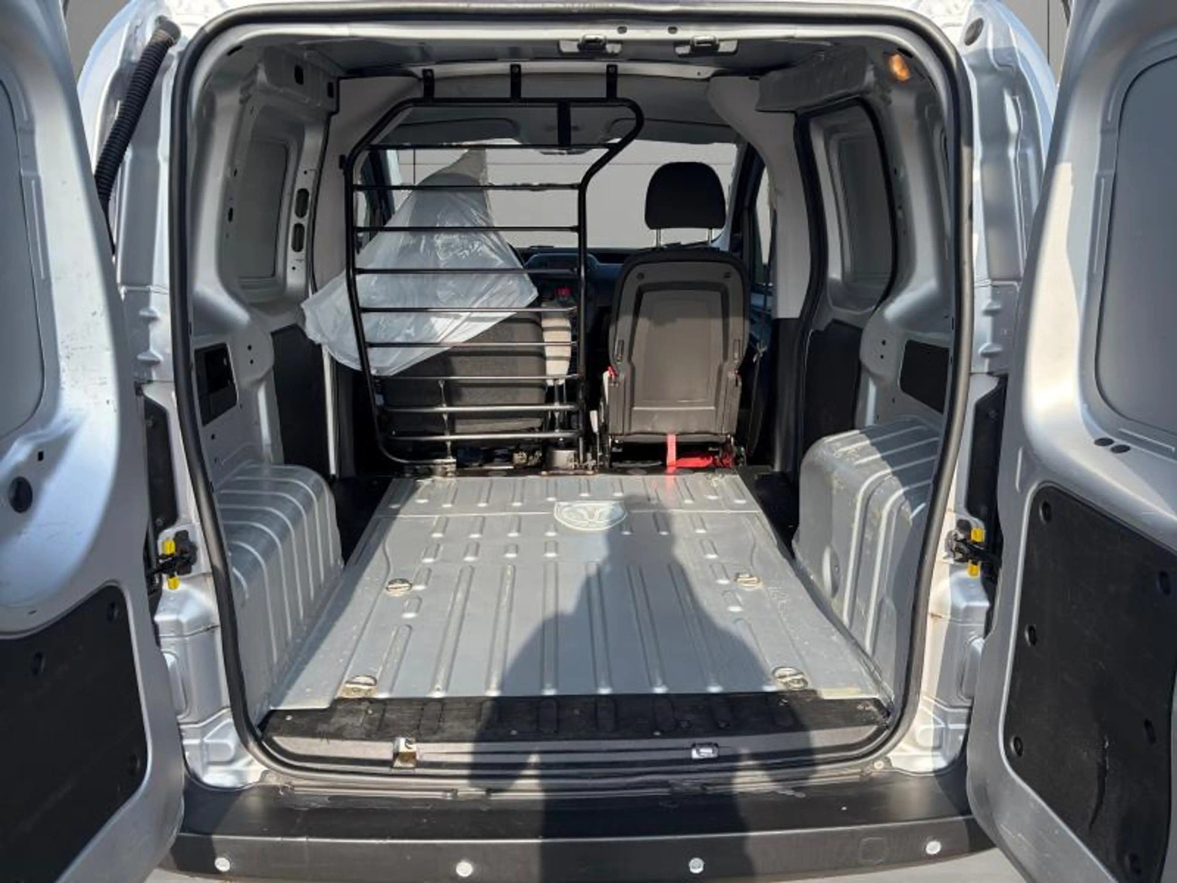 Fiat Fiorino 1.2 80cv 2 pl gris 09/20 Airco Capteurs GPS — photo 10