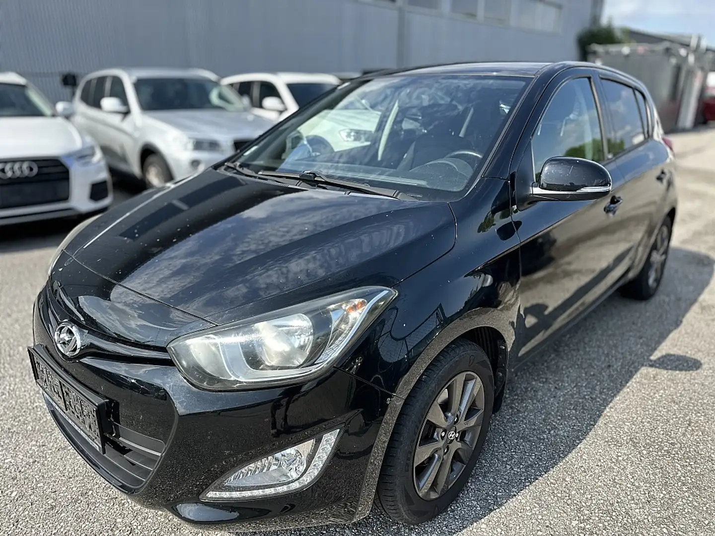 Hyundai i20 1,25 Life Go Schwarz - 1