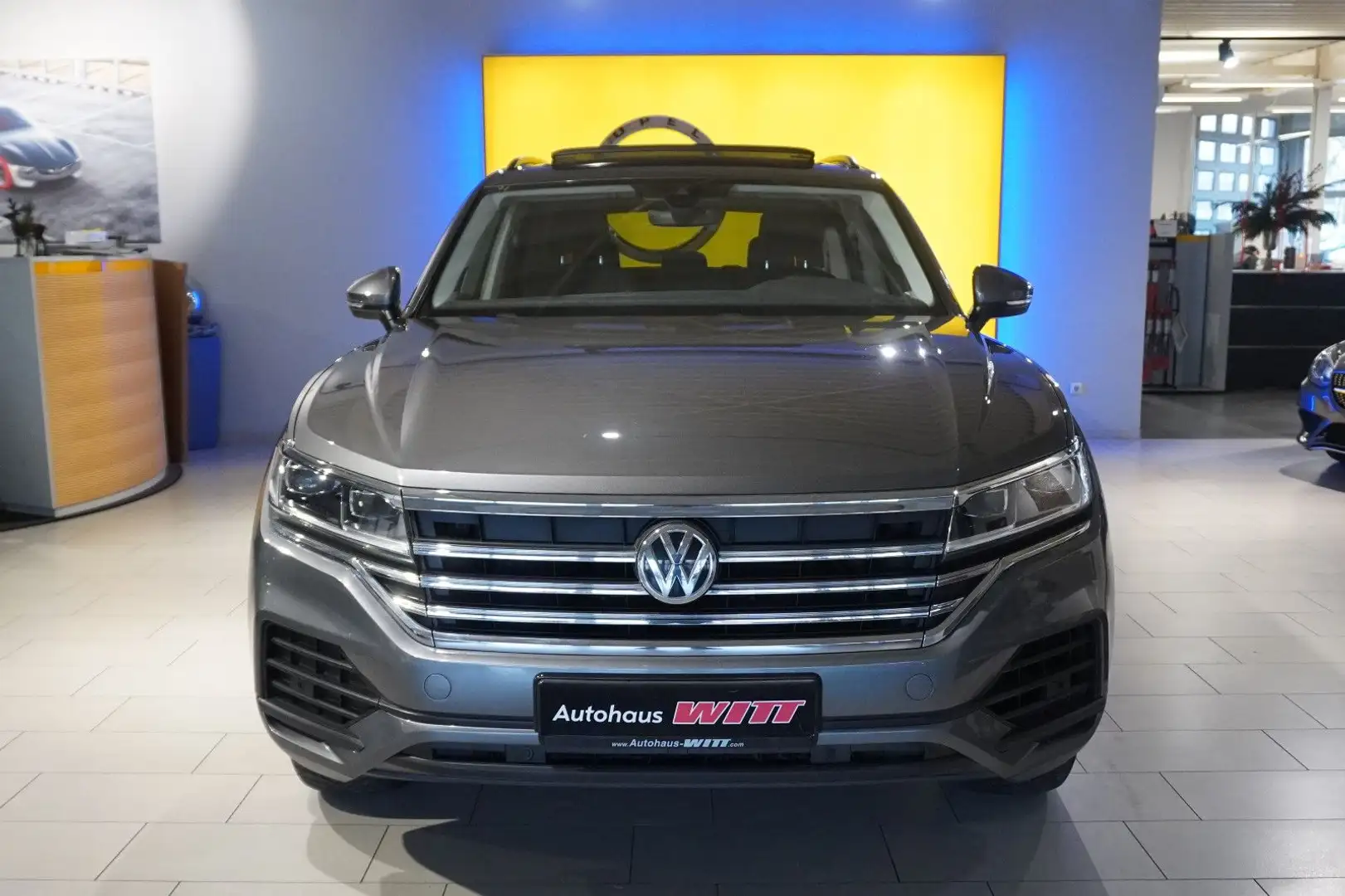 Volkswagen Touareg 3.0 V6 TDI 4Motion °Pano°AHK°Dynaudio° Grau - 2