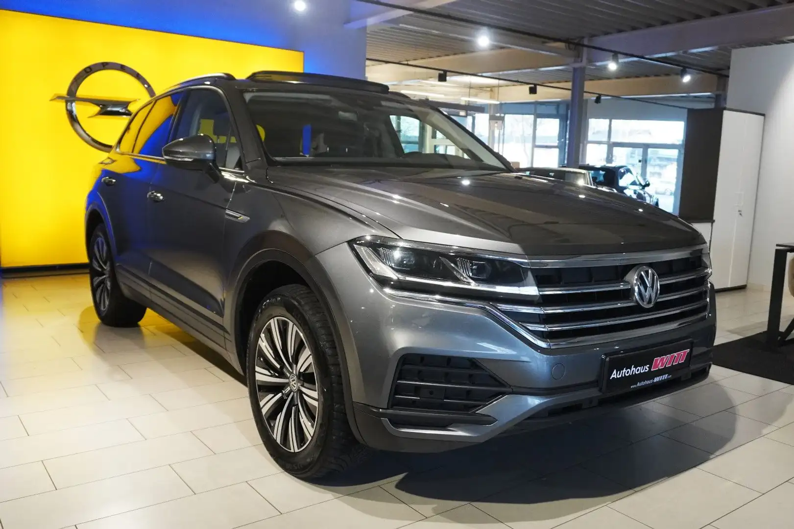 Volkswagen Touareg 3.0 V6 TDI 4Motion °Pano°AHK°Dynaudio° Grau - 1