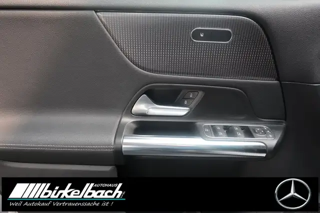 Mercedes-Benz B-Class view 11