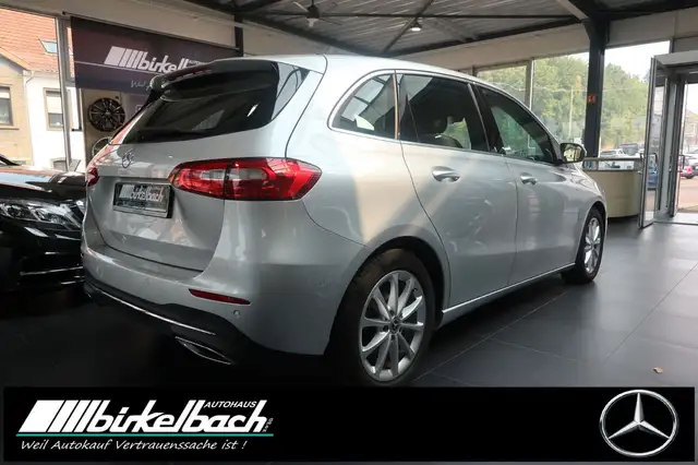 Mercedes-Benz B-Class view 4