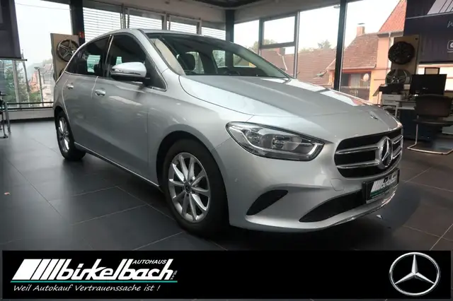 Mercedes-Benz B-Class view 3