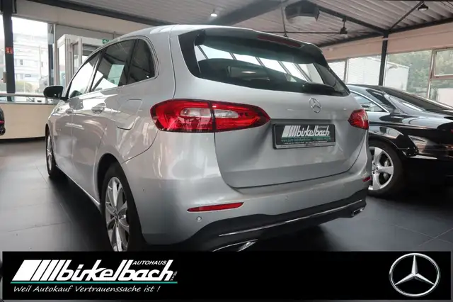 Mercedes-Benz B-Class view 2