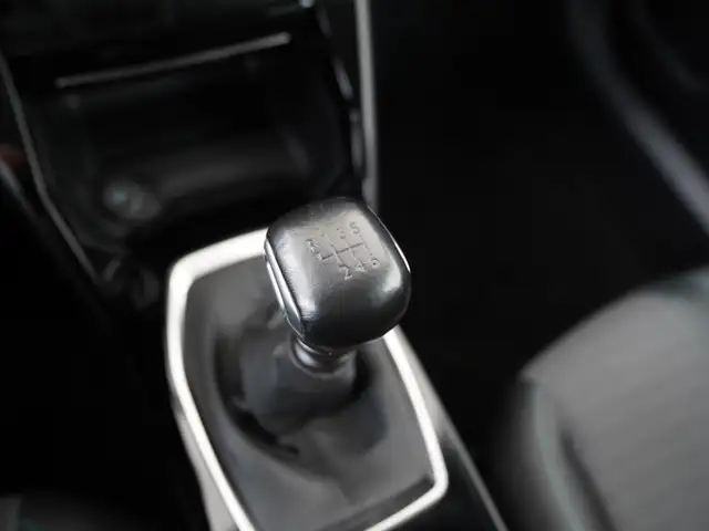 Peugeot 2008 view 12