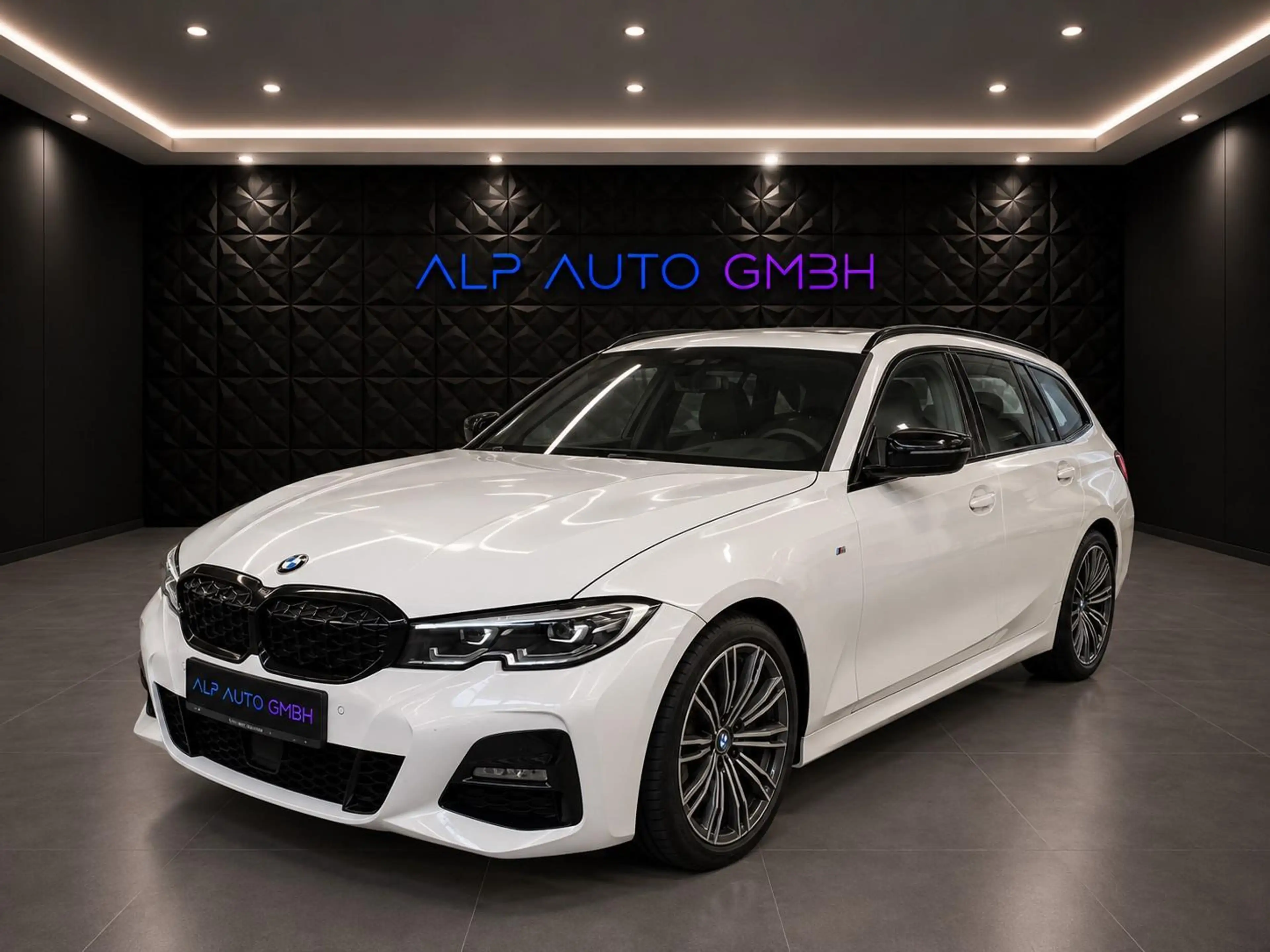 BMW 330 d xDrive M Sport/SHADOW/LIVE/LED/HEAD-UP/DAB