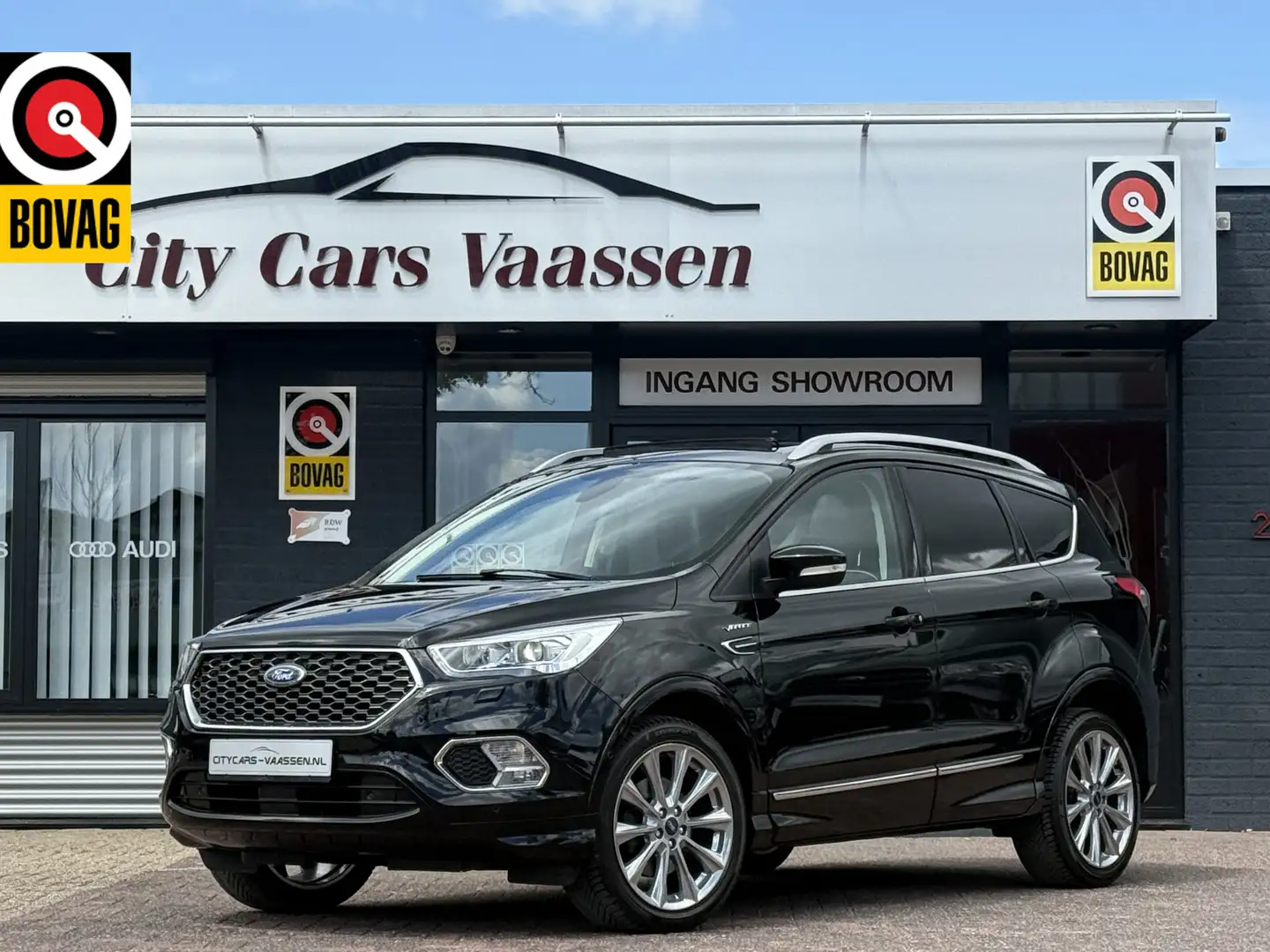 Ford Kuga 1.5 EcoBoost Vignale awd automaat 176 pk full opti Zwart - 1