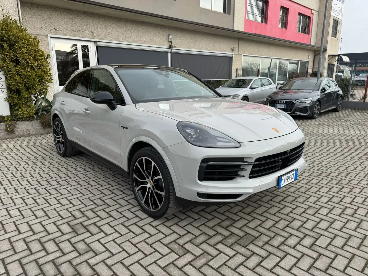 Porsche Cayenne Cayenne Coupe Coupe 3.0 e-hybrid 5p. tiptronic Gris - 1