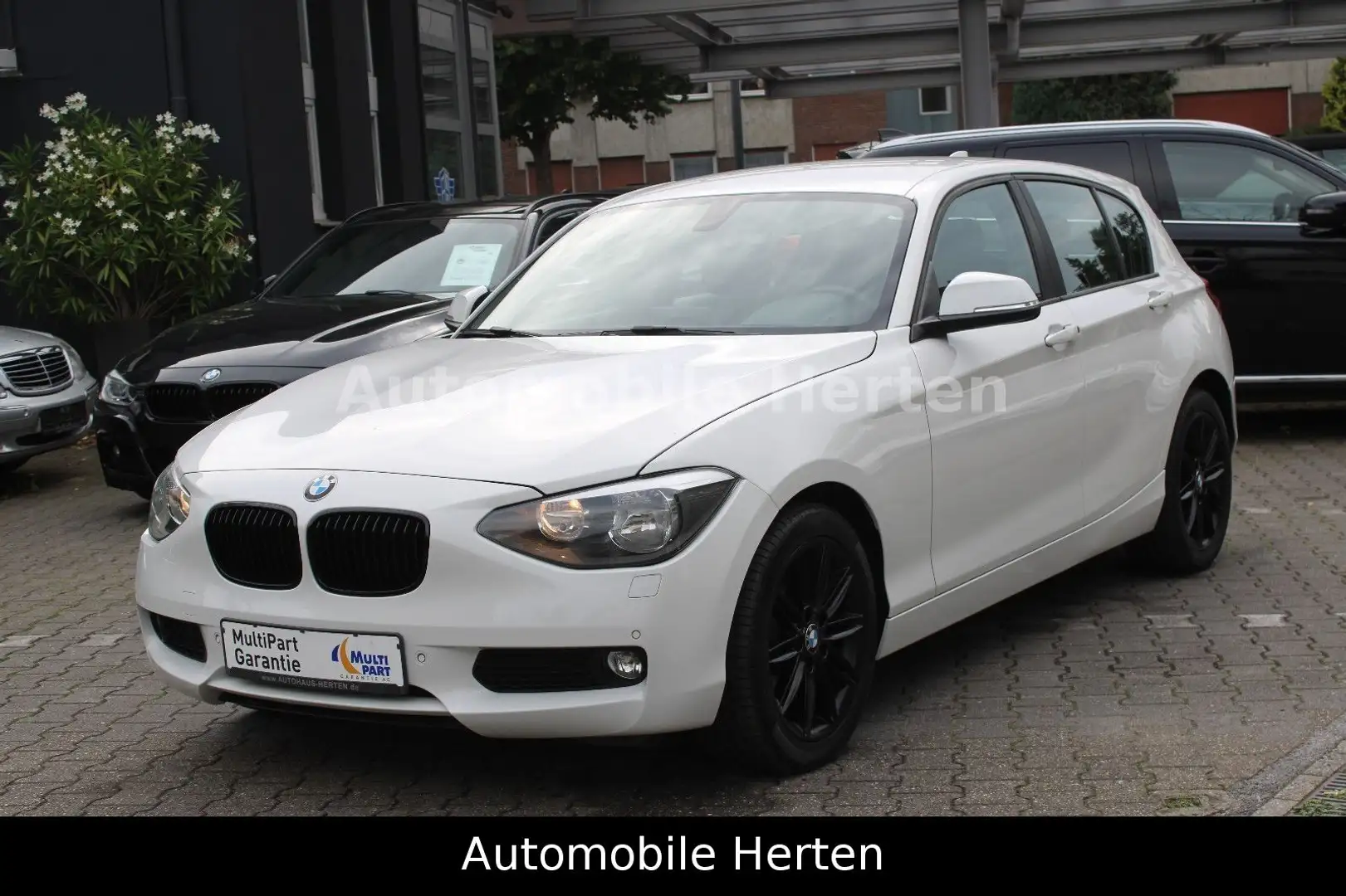 BMW 116 i *5TÜRIG*KLIMA*SHZ*PDC*MOD:2013! Blanc - 1