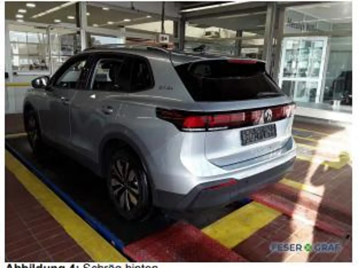 Volkswagen Tiguan 1.5 eTSI DSG KAM NAVI AHK SHZ Silber - 2