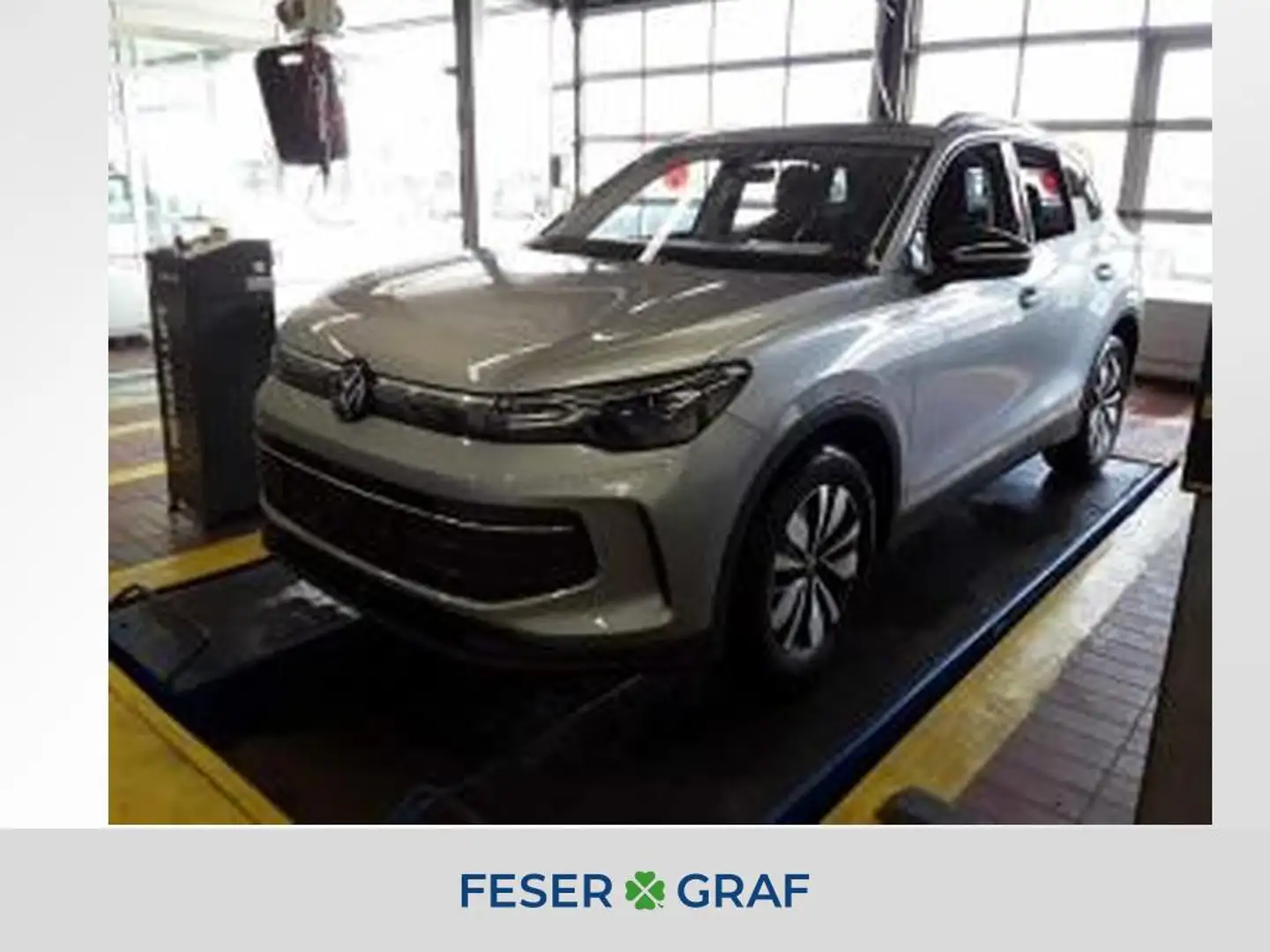 Volkswagen Tiguan 1.5 eTSI DSG KAM NAVI AHK SHZ Silber - 1