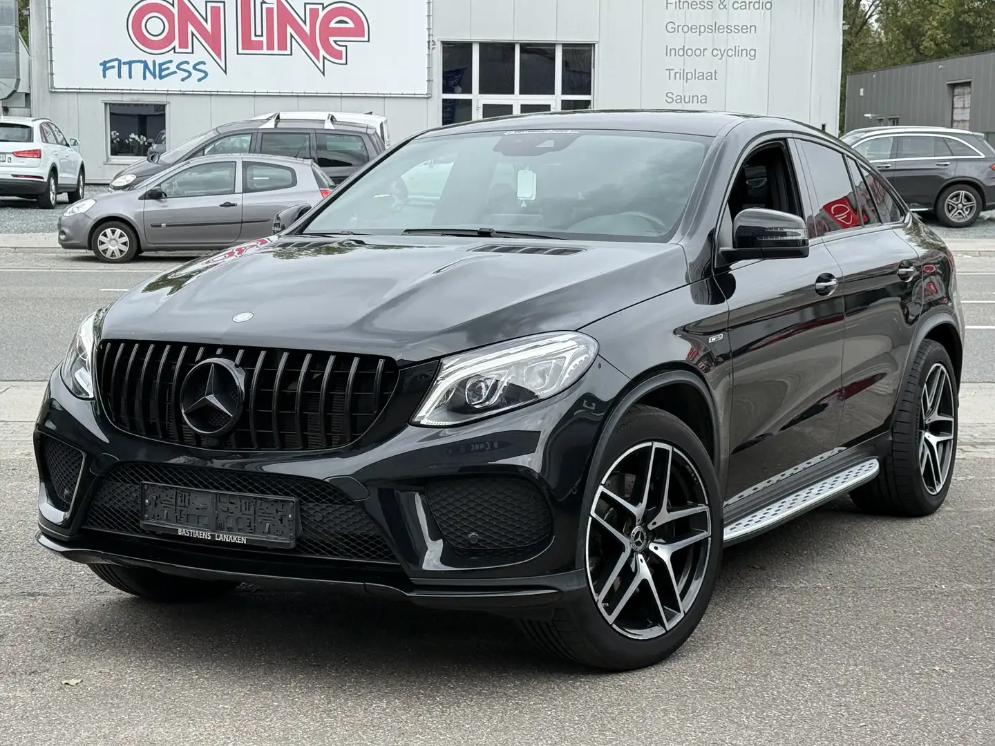 Mercedes-Benz GLE 43 AMG AMG GLE 43 4Matic 9G-TRONIC AMG Line Schwarz - 1