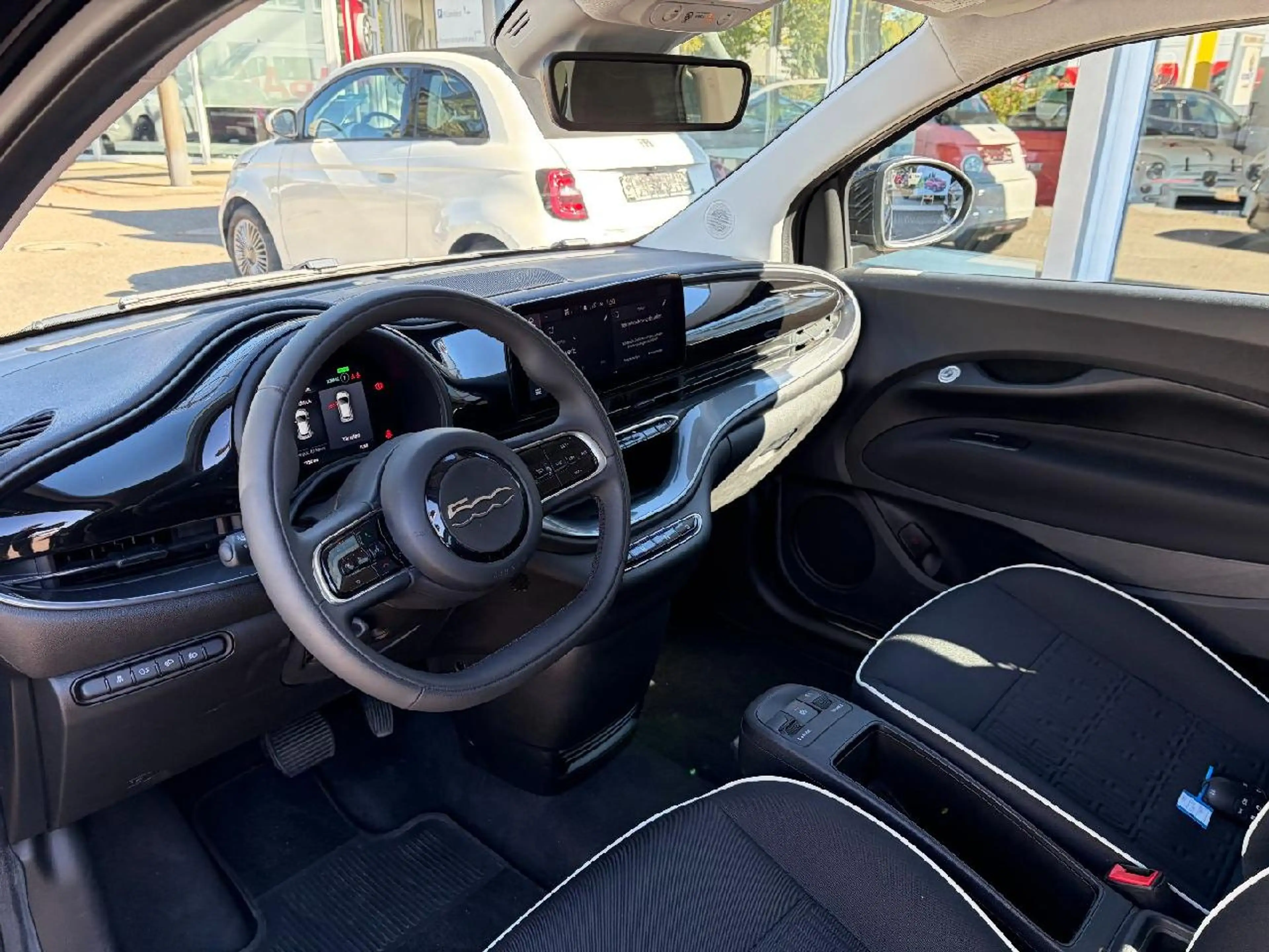 Fiat 500e 3+1 Basis — photo 5