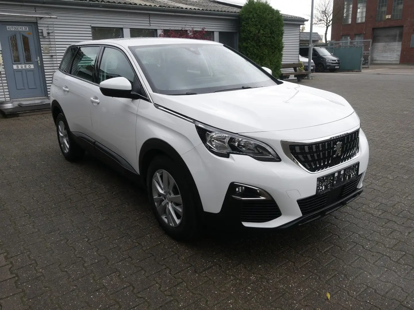 Peugeot 5008 Active 1.2 PureTech 130 Navi LED Weiß - 1