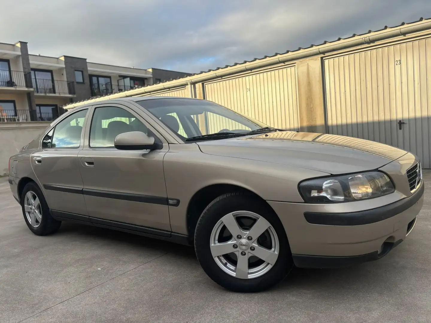 Volvo S60 Volvo S60 - 2.4 Benzine - 2001 - 178 000 Km - 2