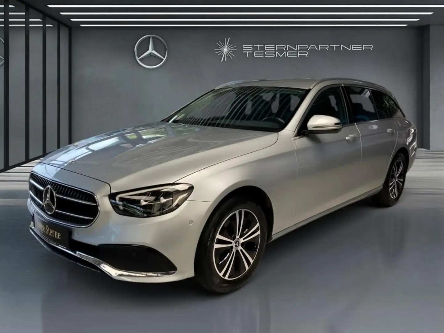Mercedes-Benz E 220 d T +Avantgarde+MBUX+KAMERA+WIDE+Ambiente Silber - 2