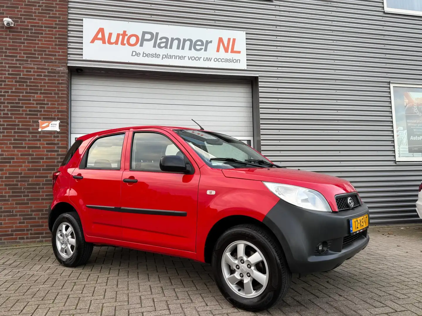 Daihatsu Terios 1.5-16v! 5-Deurs! Navi! Trekhaak! Rood - 2