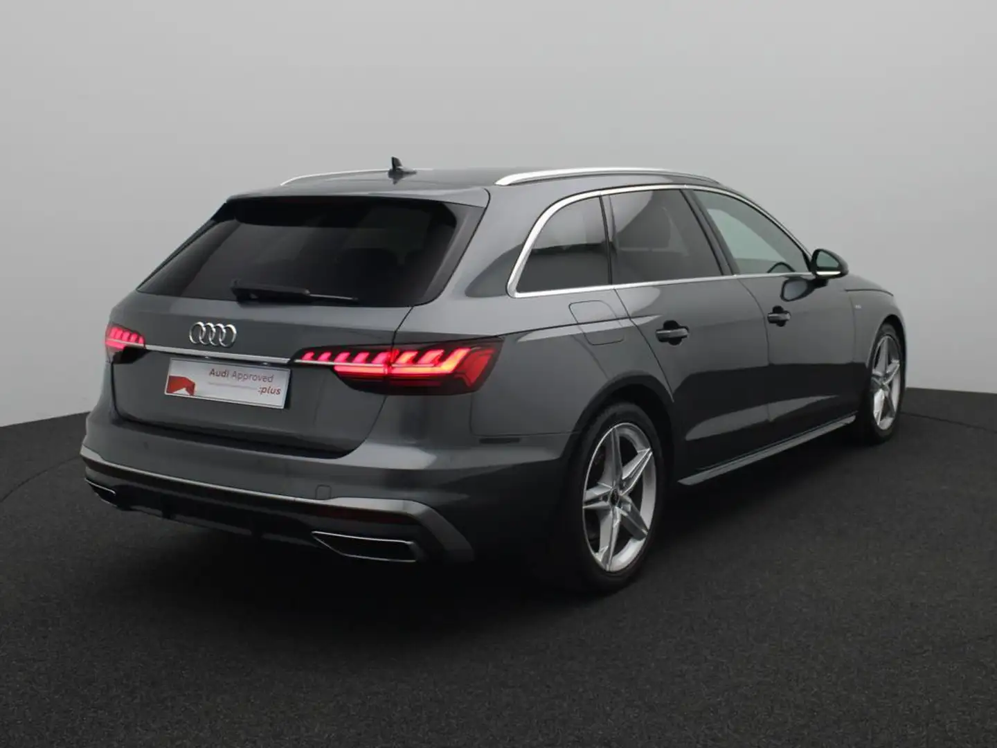 Audi A4 Avant S-Line 40 TFSI 204 PK S-tronic / Leder / PDC Grijs - 2