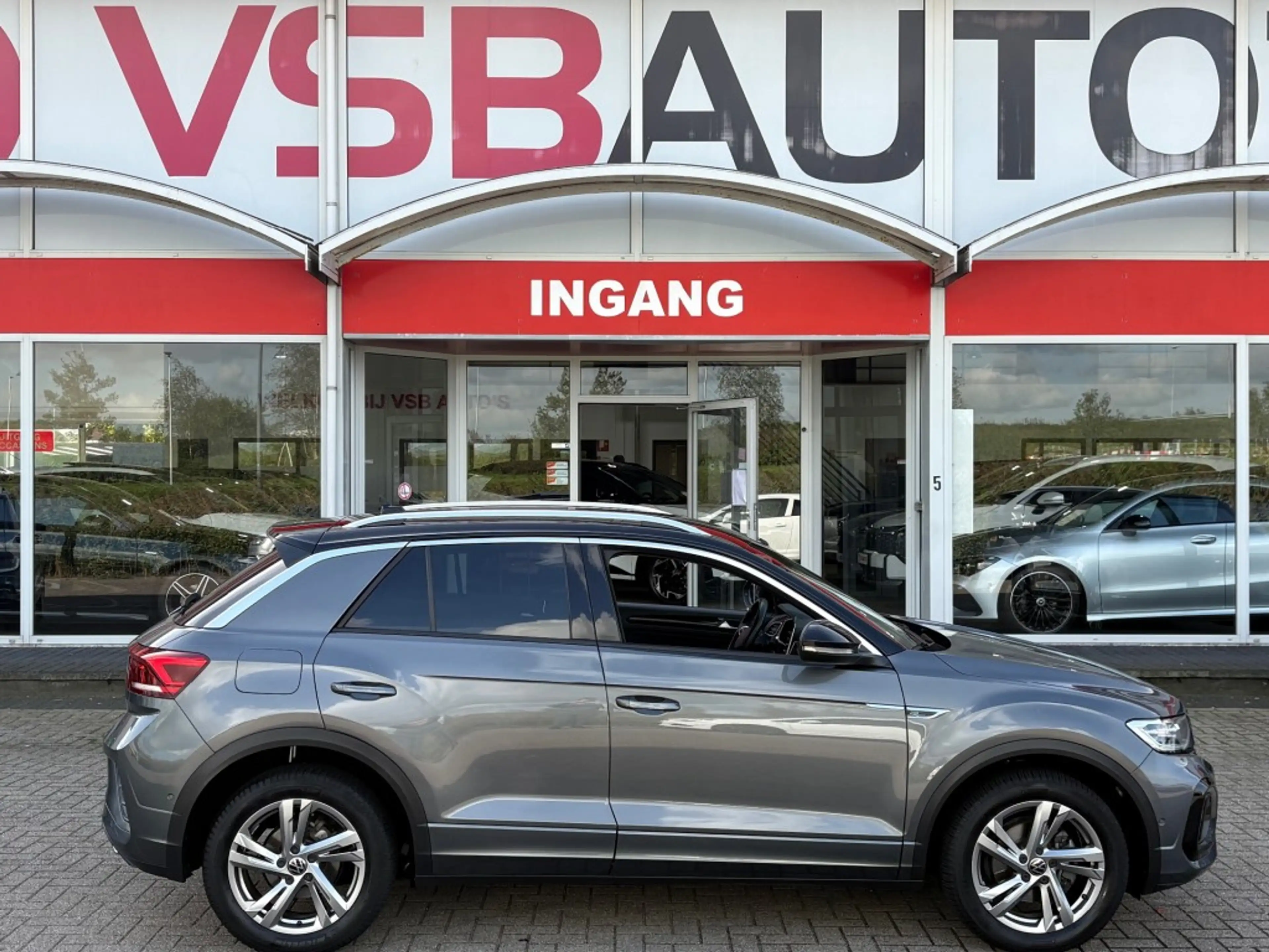 Volkswagen T-Roc 1.5 TSI ACT. 150PK AUT. FACELIFT R-LINE LED NAVI C — photo 4