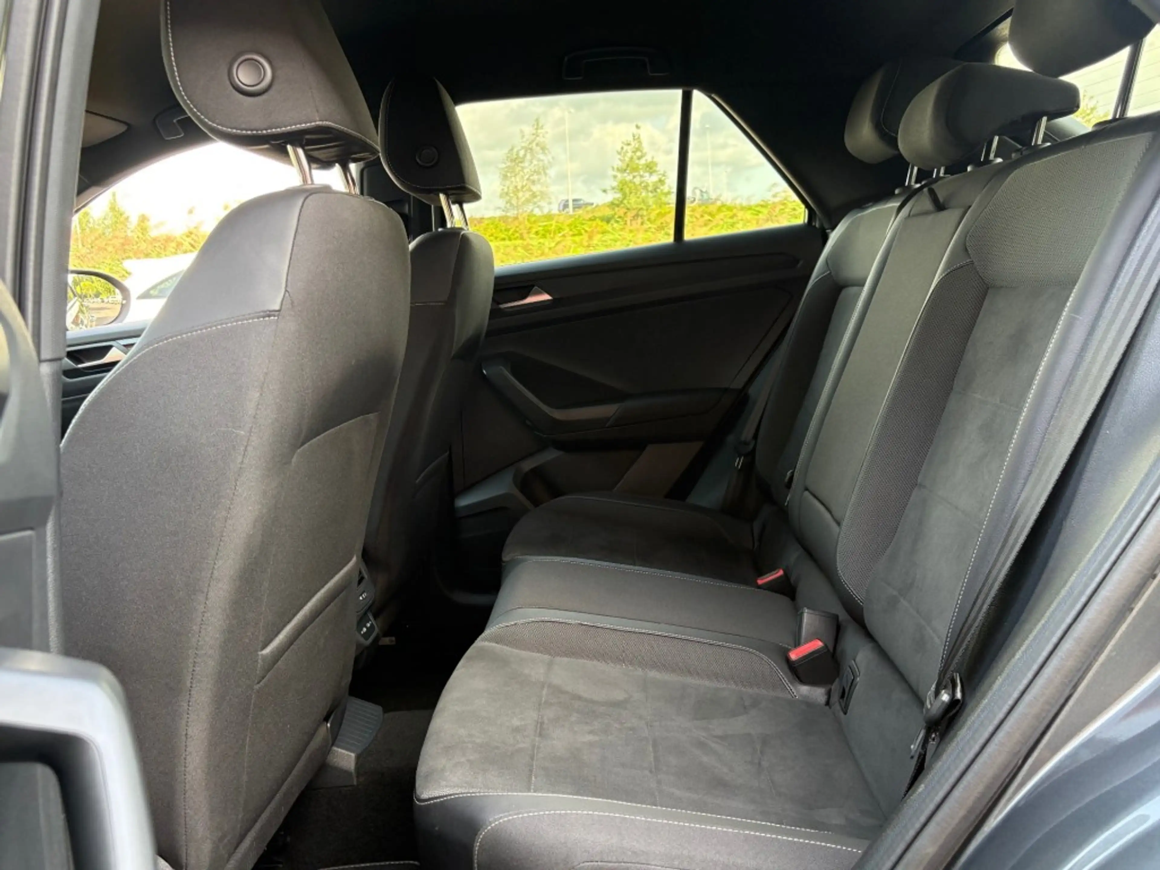 Volkswagen T-Roc 1.5 TSI ACT. 150PK AUT. FACELIFT R-LINE LED NAVI C — photo 8