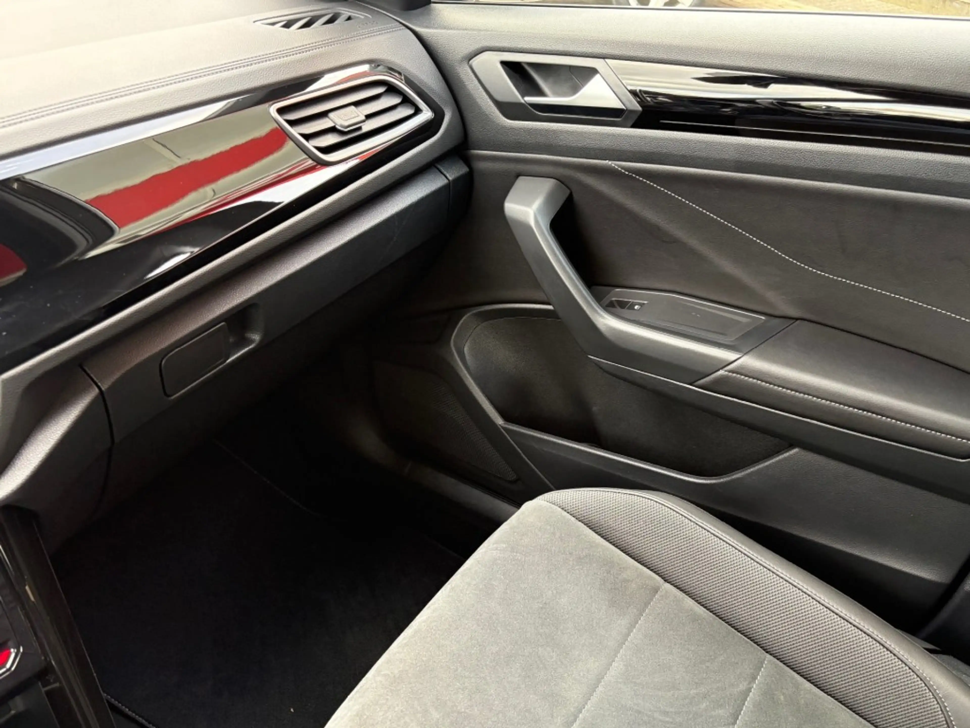 Volkswagen T-Roc 1.5 TSI ACT. 150PK AUT. FACELIFT R-LINE LED NAVI C — photo 23