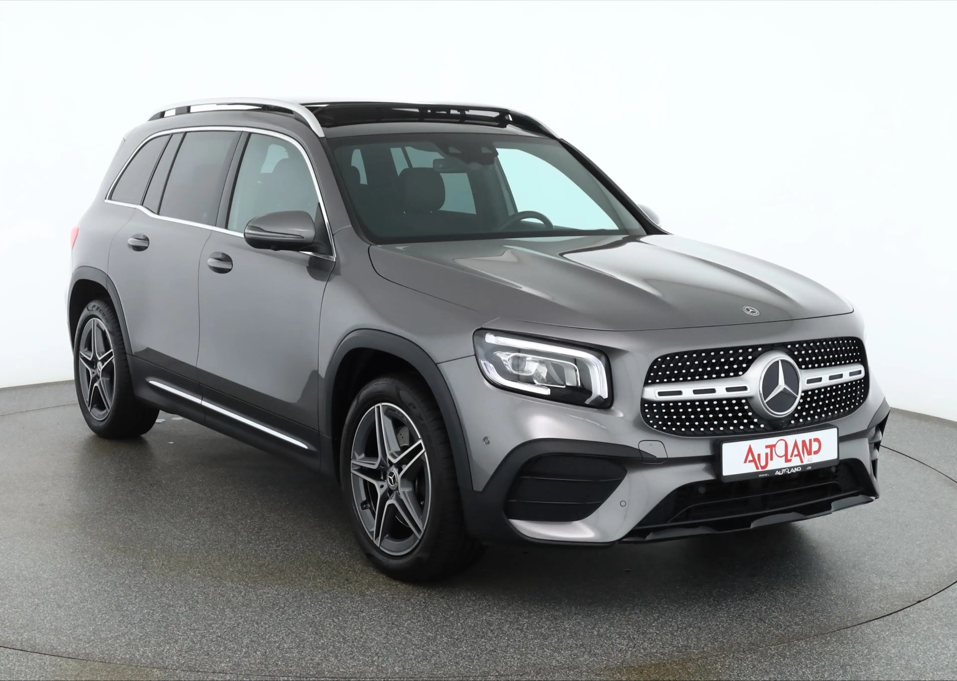 Mercedes-Benz GLB 250 AMG Line 4 Matic LED Navi Panorama DAB — photo 7