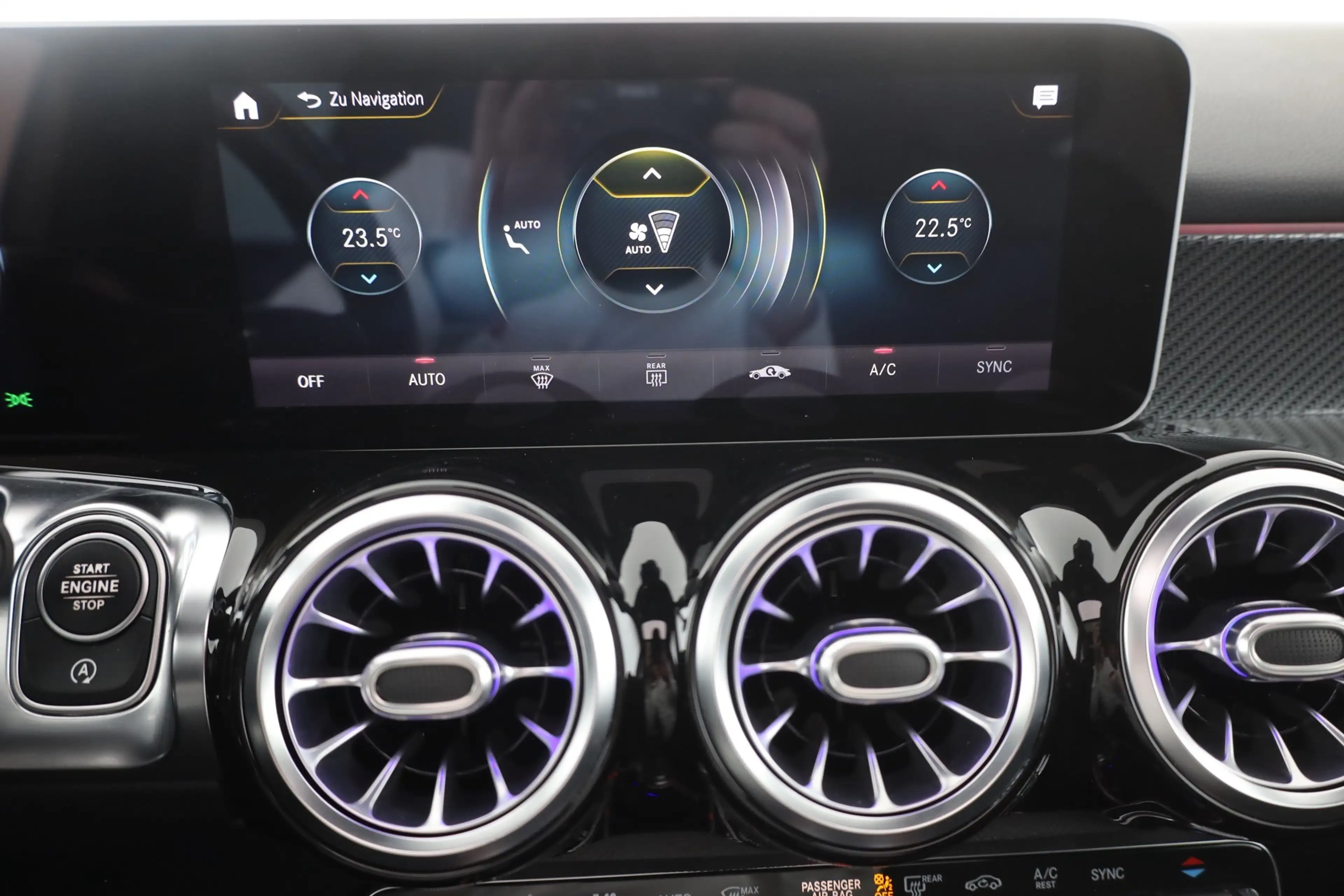Mercedes-Benz GLB 250 AMG Line 4 Matic LED Navi Panorama DAB — photo 15