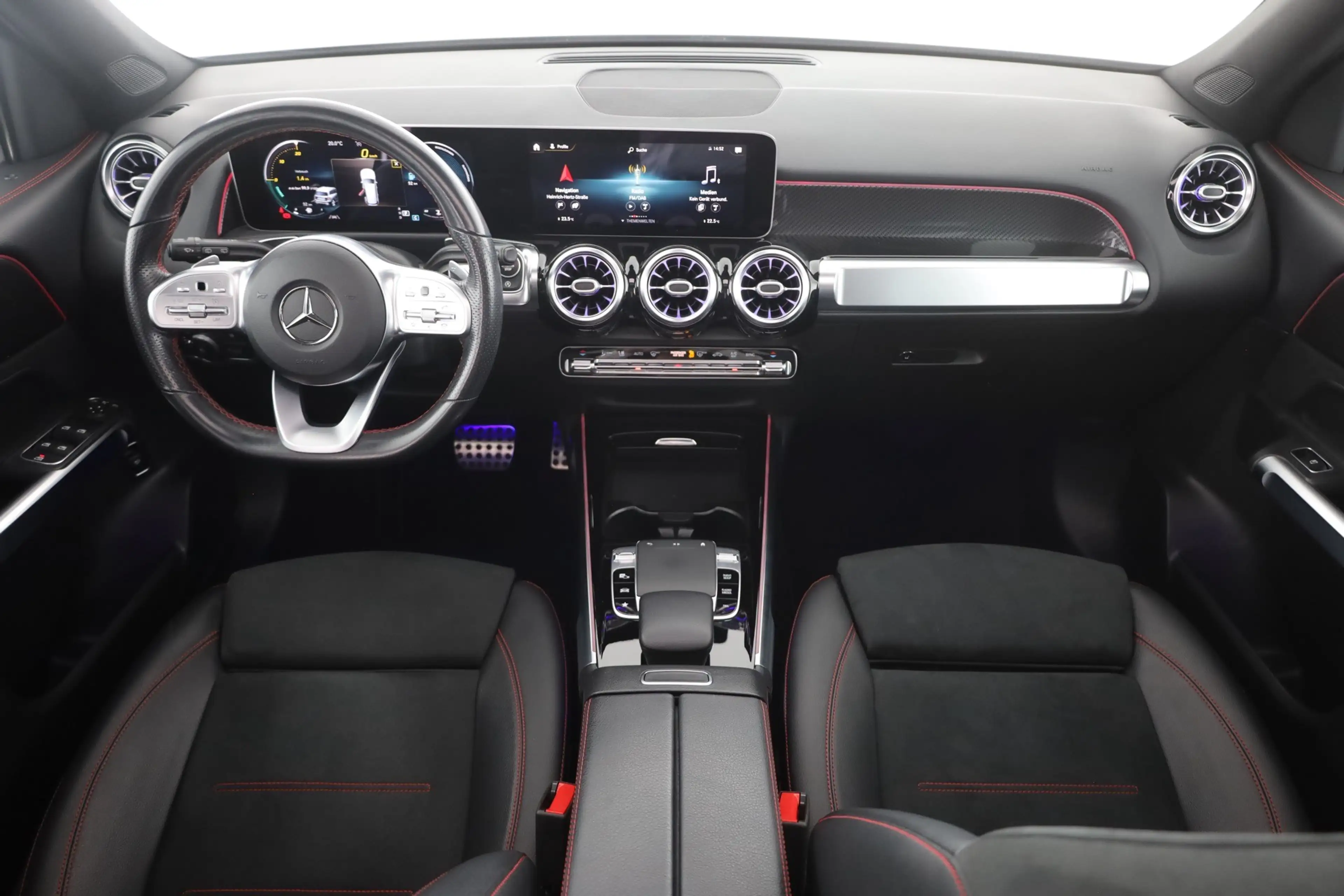 Mercedes-Benz GLB 250 AMG Line 4 Matic LED Navi Panorama DAB — photo 9