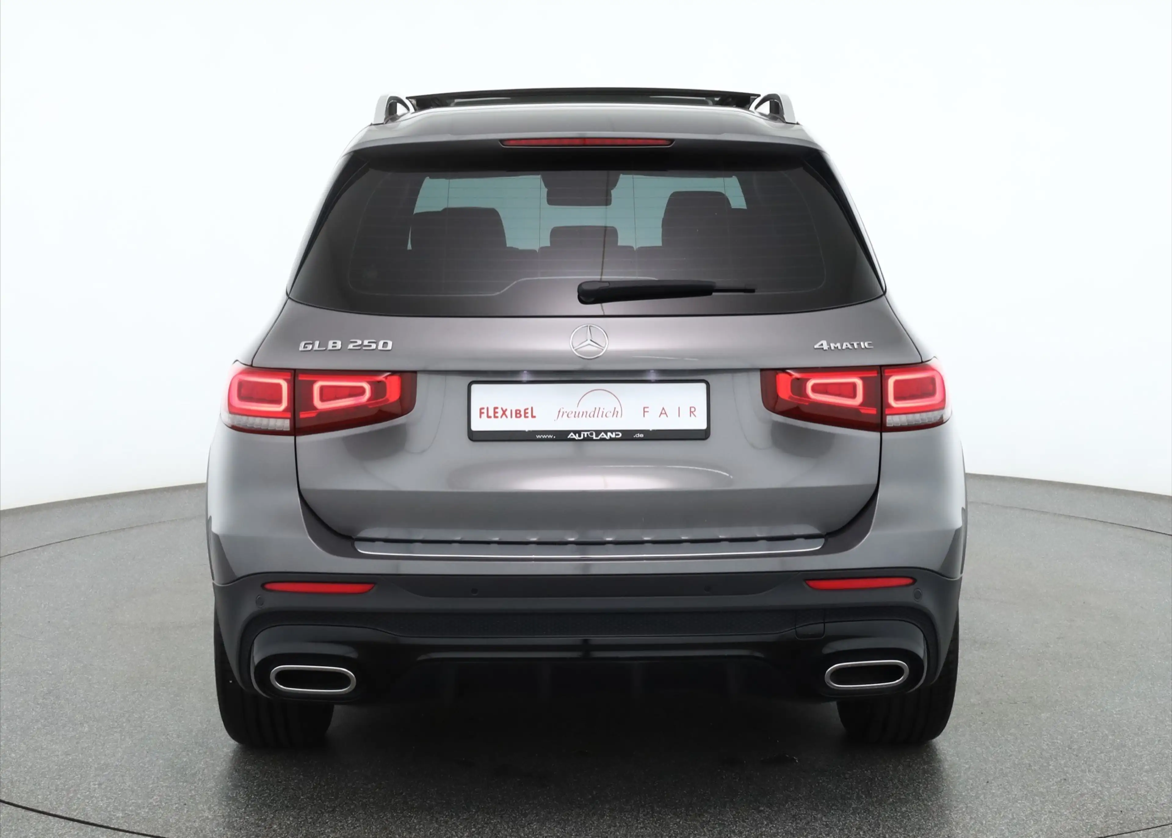 Mercedes-Benz GLB 250 AMG Line 4 Matic LED Navi Panorama DAB — photo 4