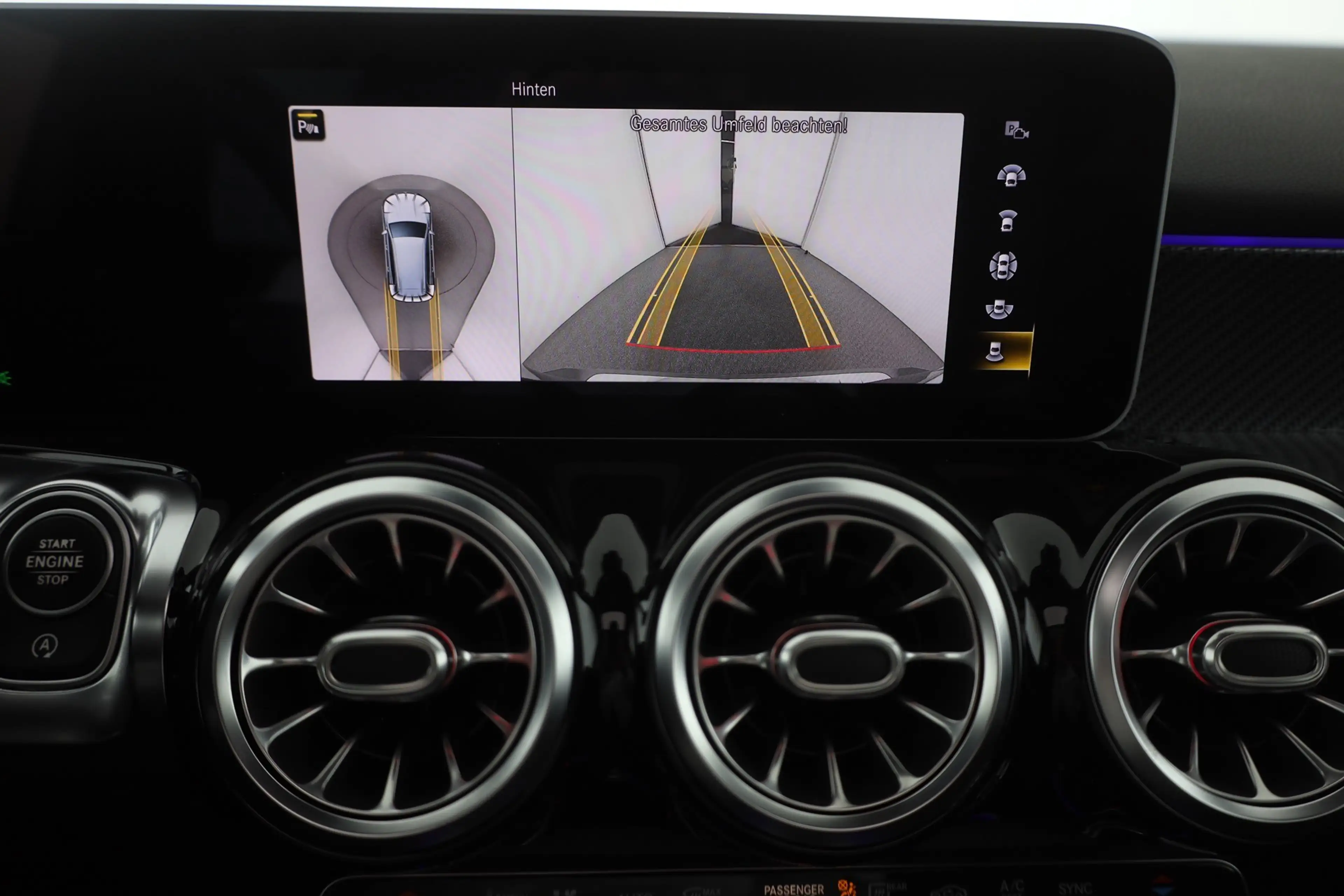 Mercedes-Benz GLB 250 AMG Line 4 Matic LED Navi Panorama DAB — photo 13