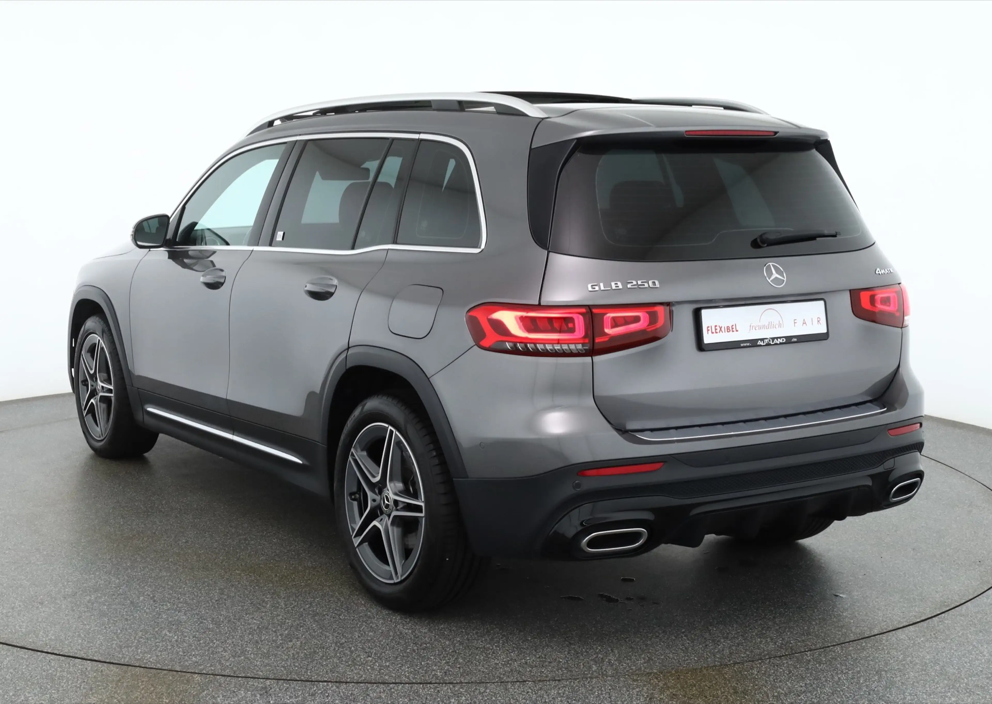 Mercedes-Benz GLB 250 AMG Line 4 Matic LED Navi Panorama DAB — photo 3