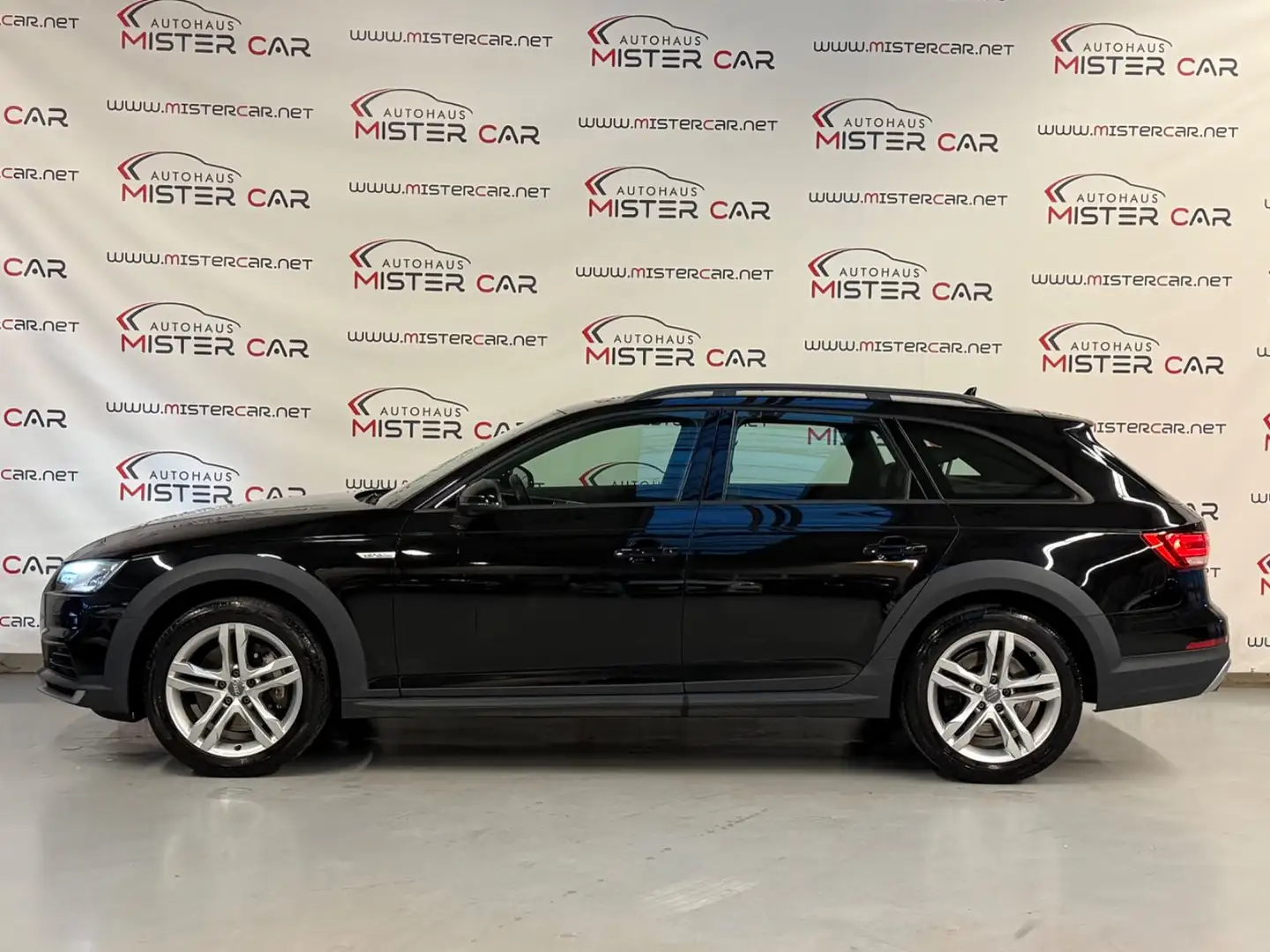 Audi A4 allroad quattro 45TFSI NAVI/LED/KAM/PDC/SHZ Schwarz - 2