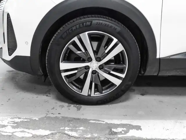 Peugeot 3008 view 3
